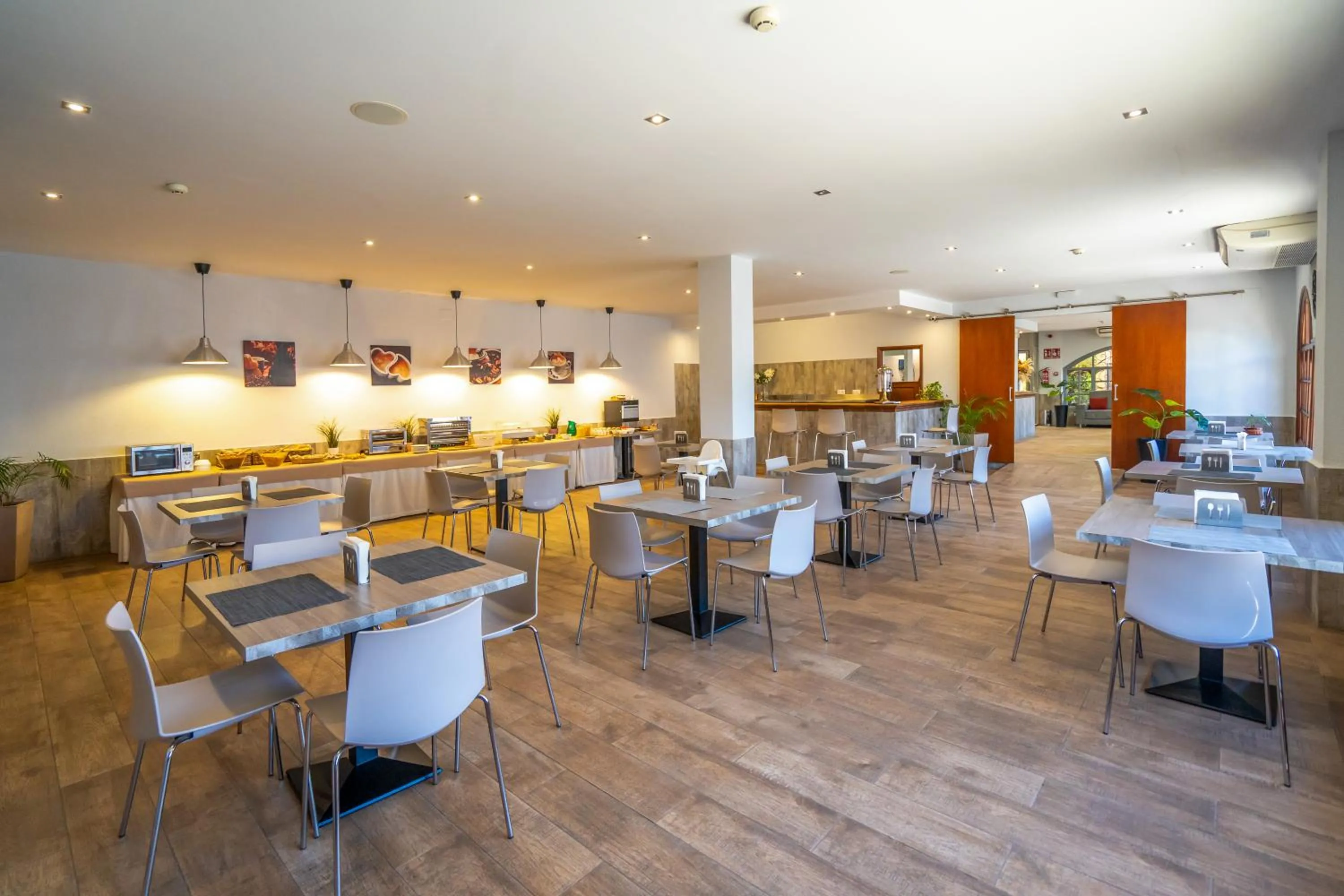 Breakfast in Apartamentos Puerta del Sur