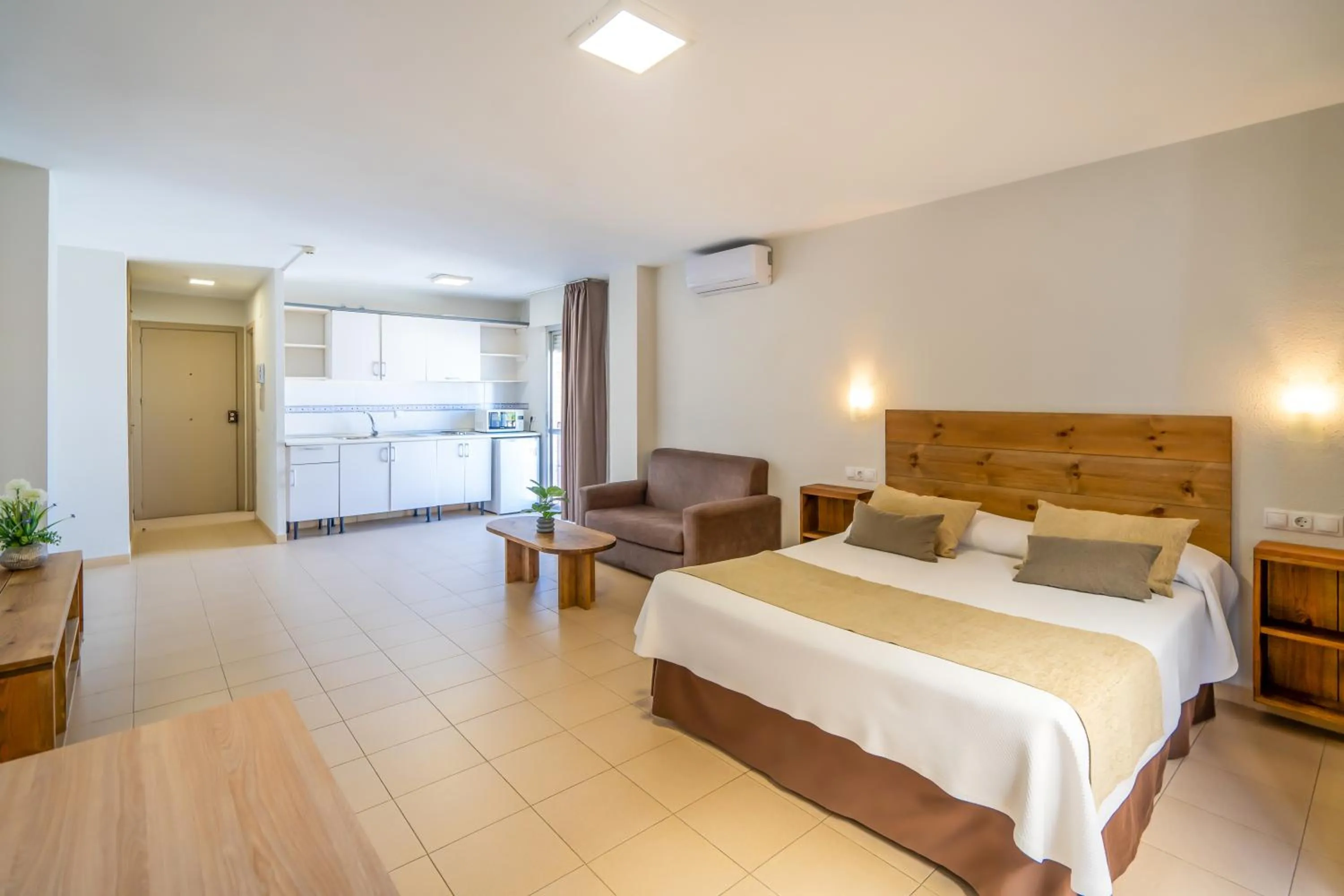 Photo of the whole room, Bed in Apartamentos Puerta del Sur