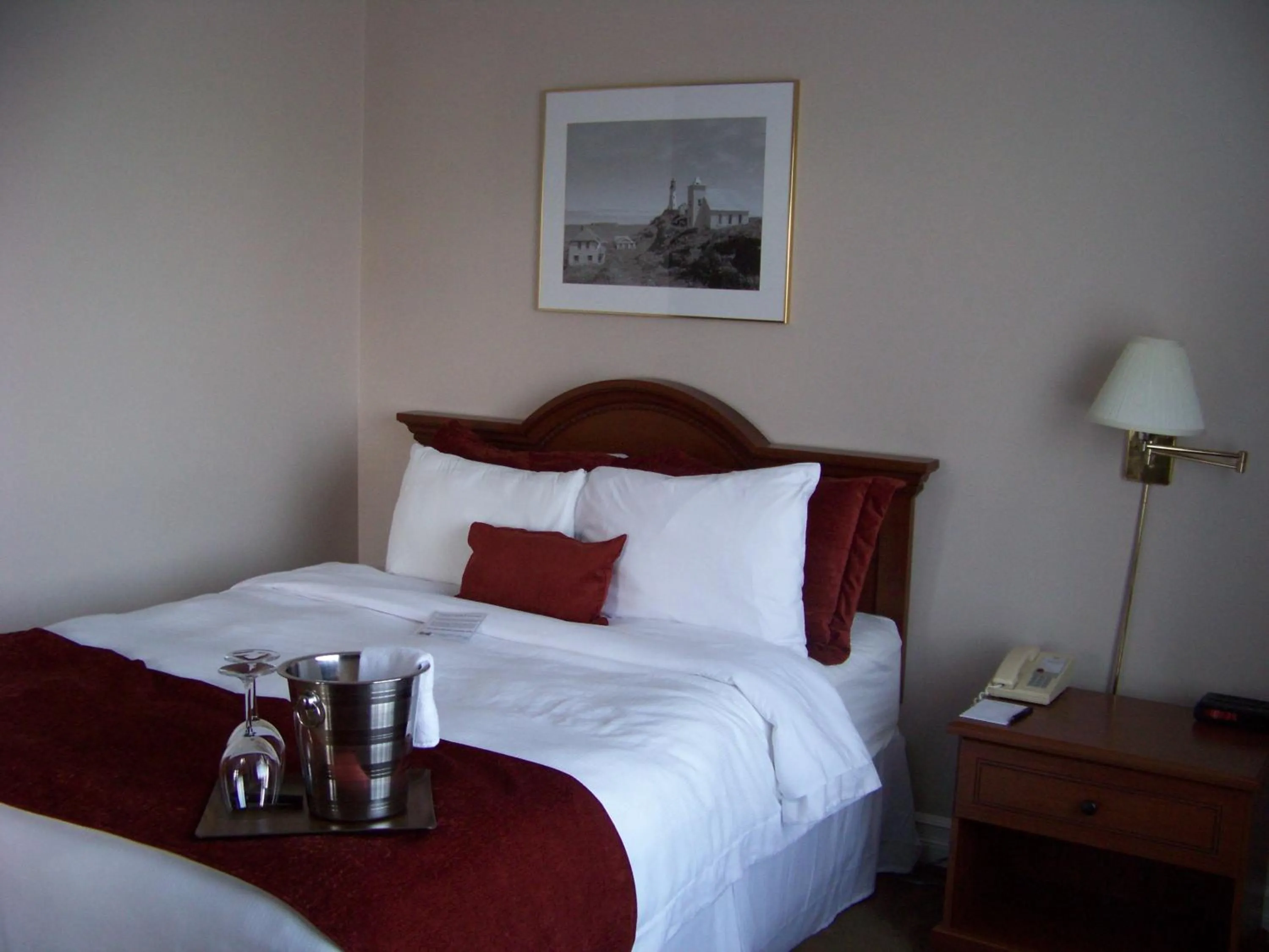 Photo of the whole room in Ocean View Hotel