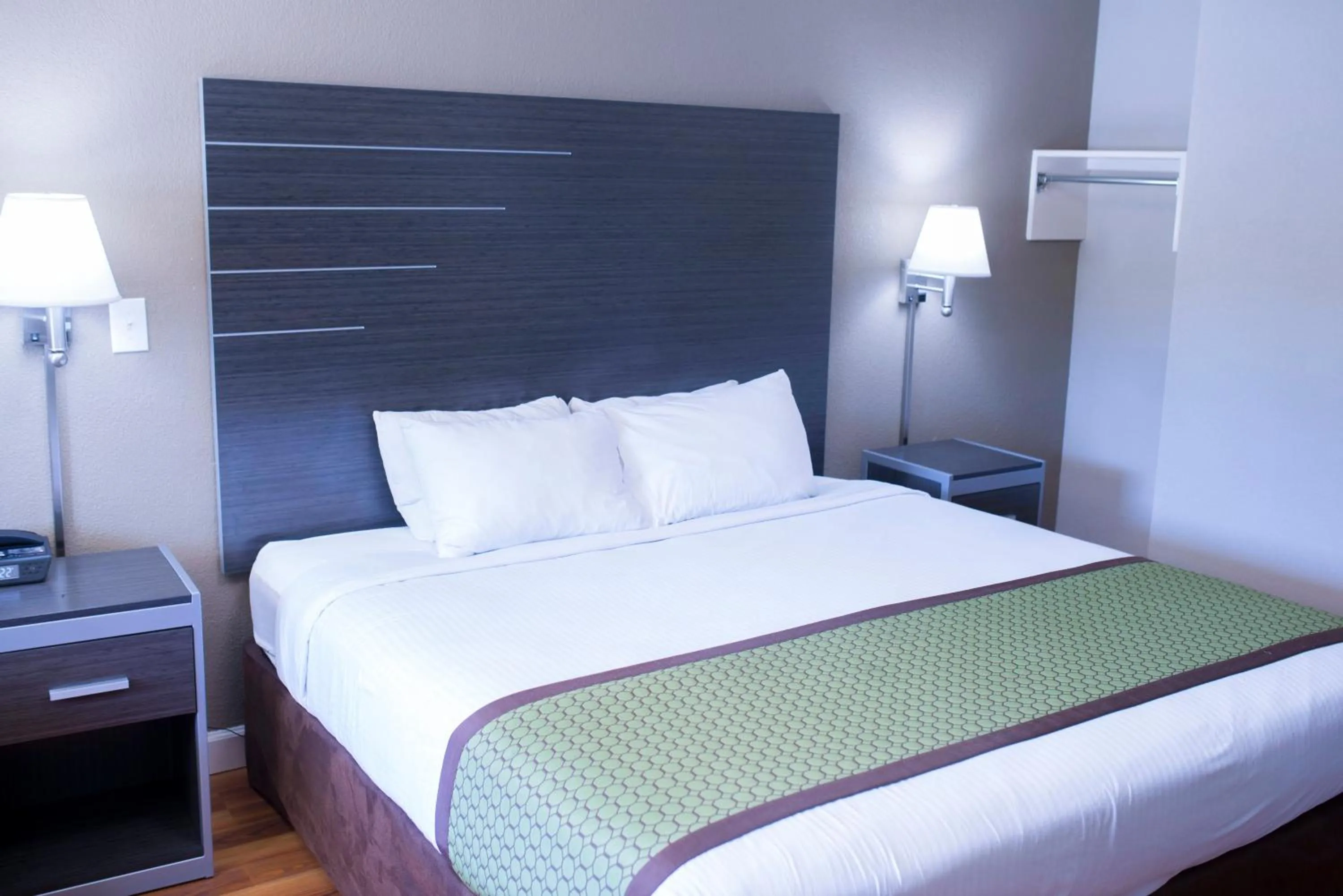Bed in Days Inn & Suites by Wyndham Athens