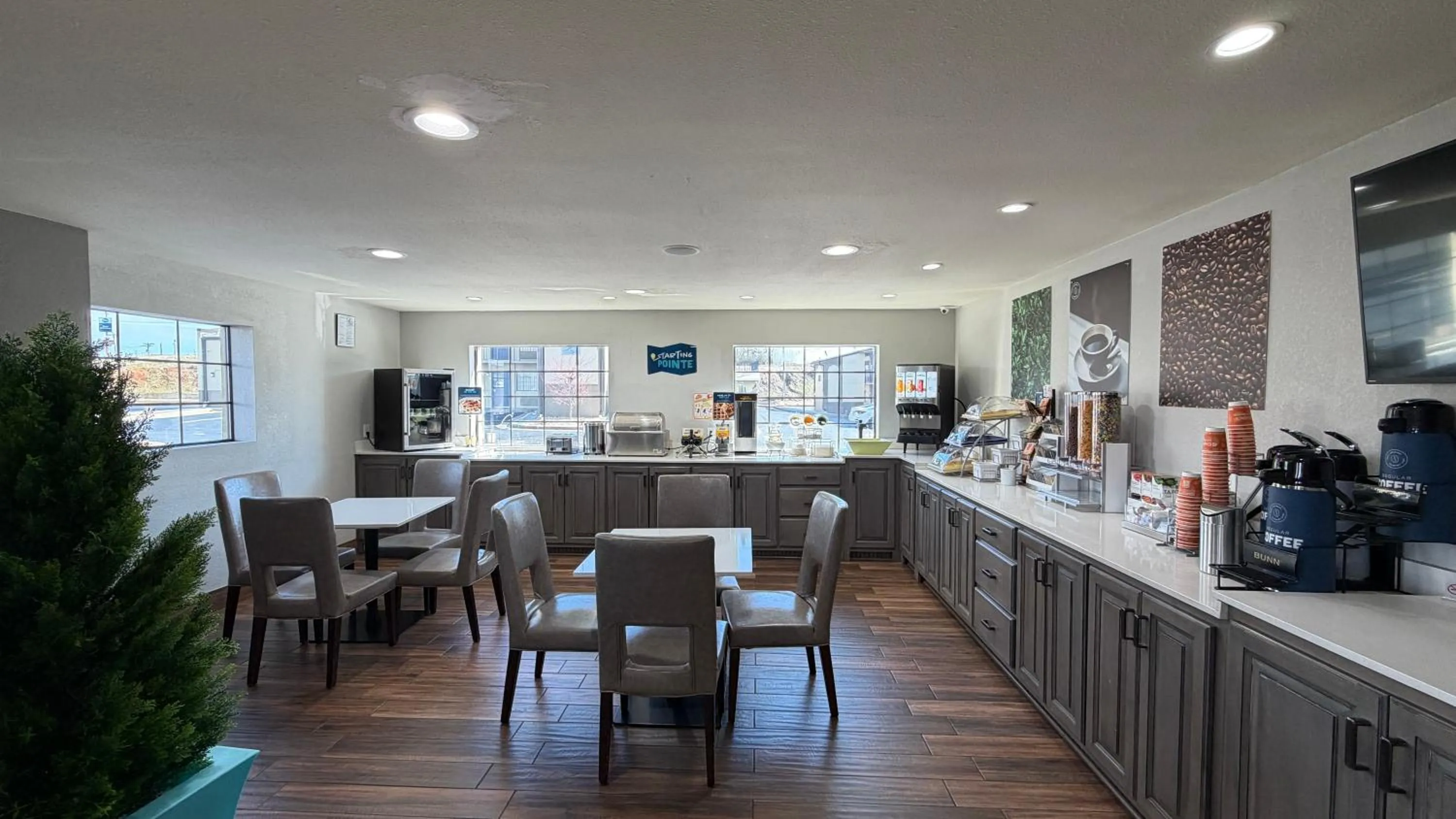 Breakfast in Clarion Pointe Athens I-65