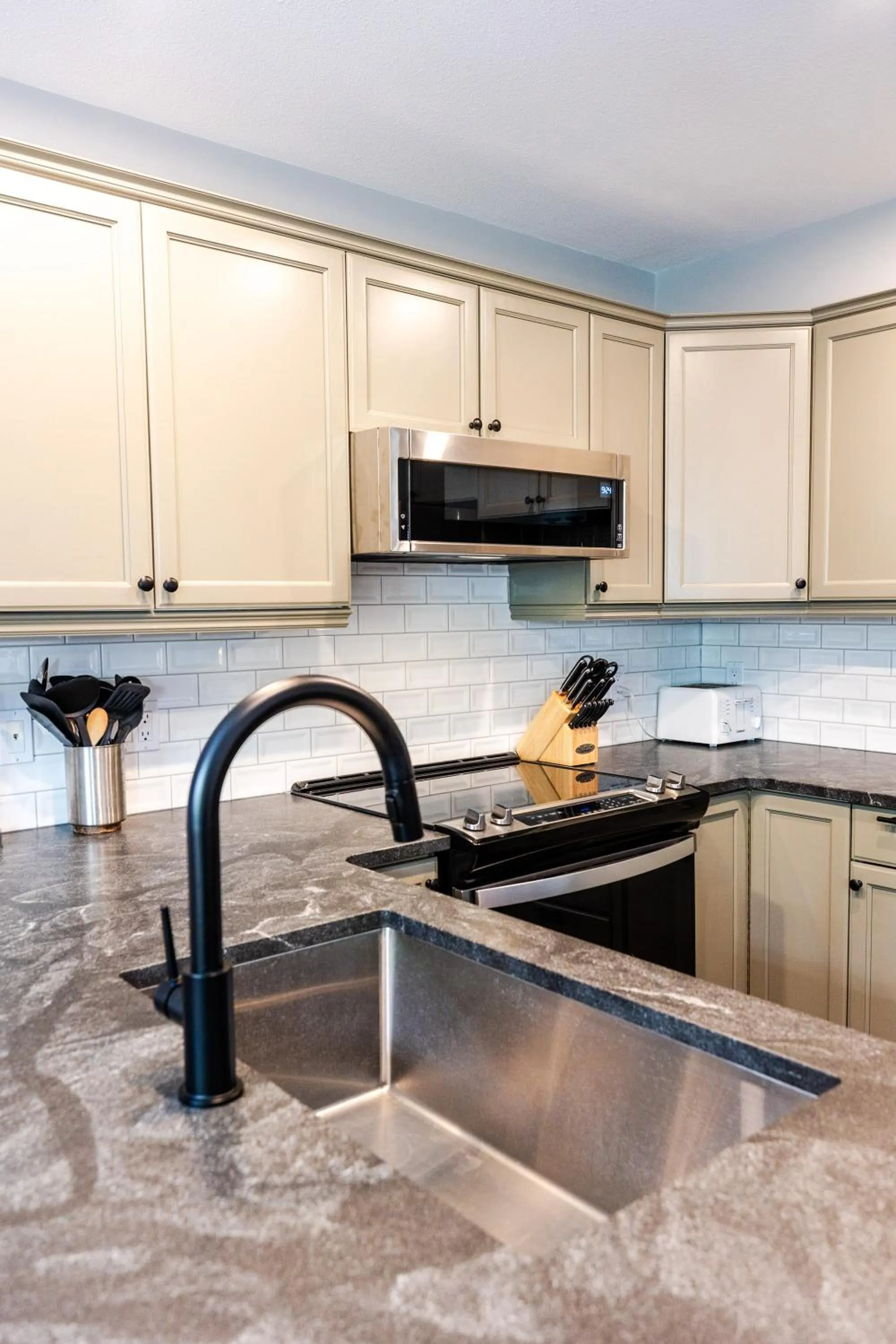 Stone Creek Chalets by Fernie Central Reservations