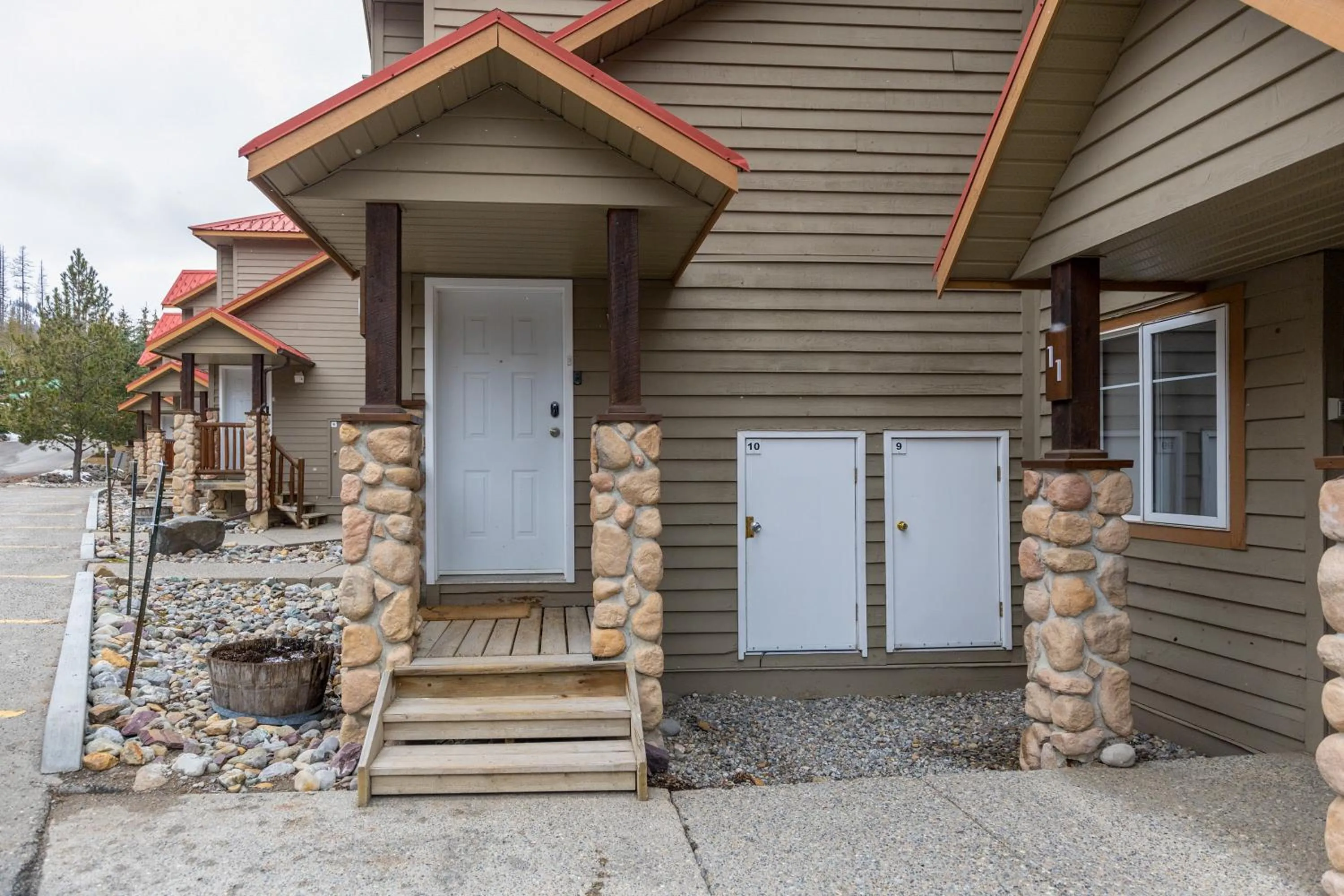 Stone Creek Chalets by Fernie Central Reservations