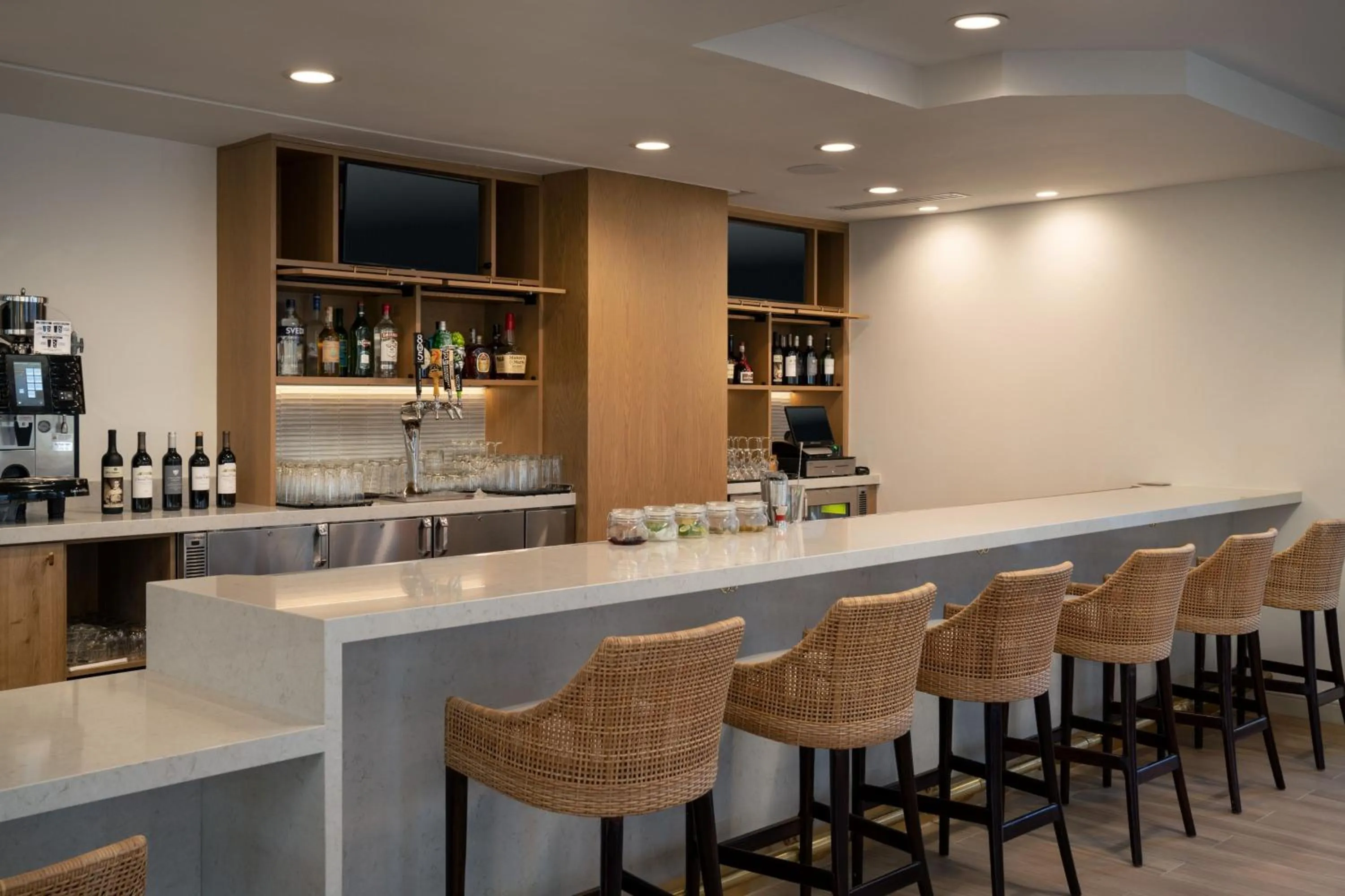 Lounge or bar in Courtyard San Francisco Airport Burlingame