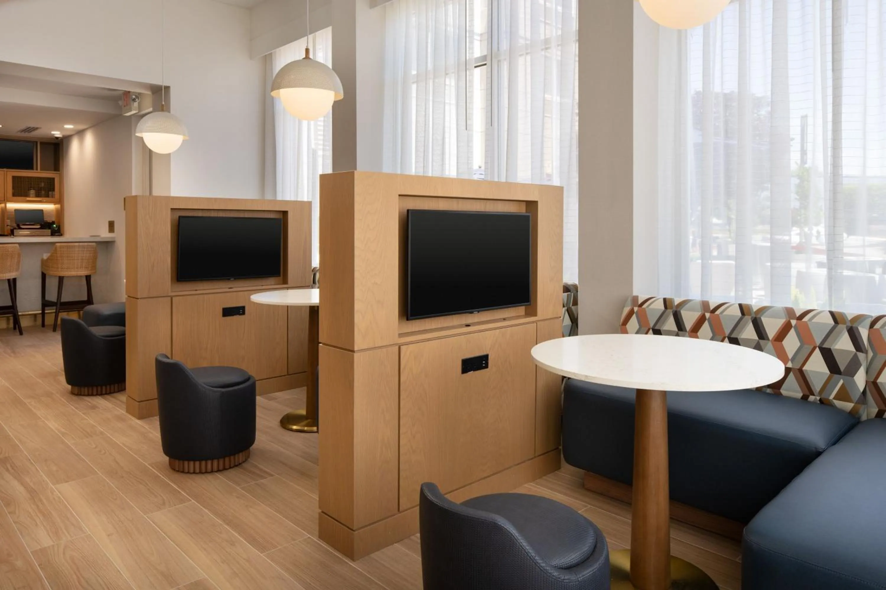 Restaurant/places to eat in Courtyard San Francisco Airport Burlingame