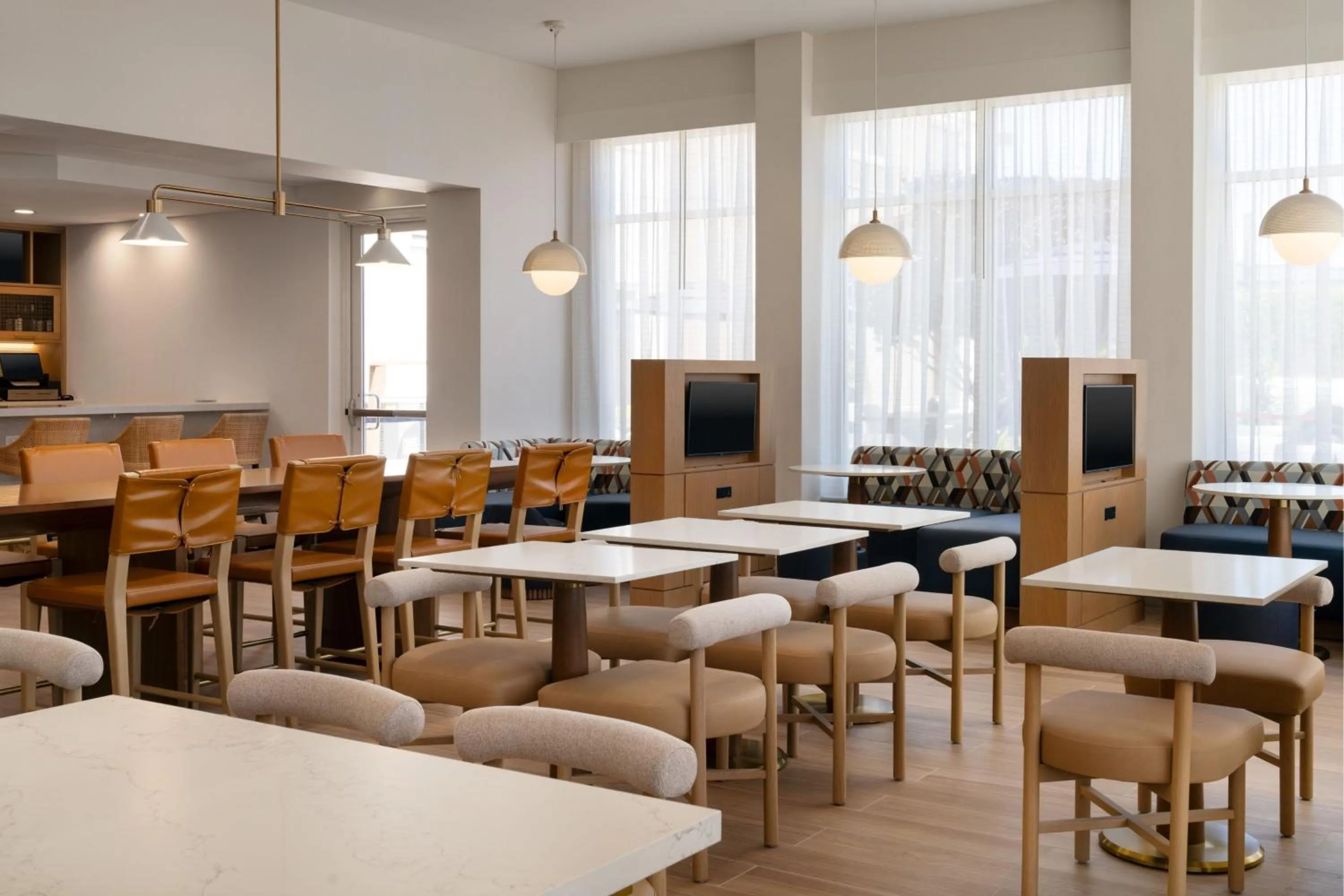 Restaurant/places to eat in Courtyard San Francisco Airport Burlingame