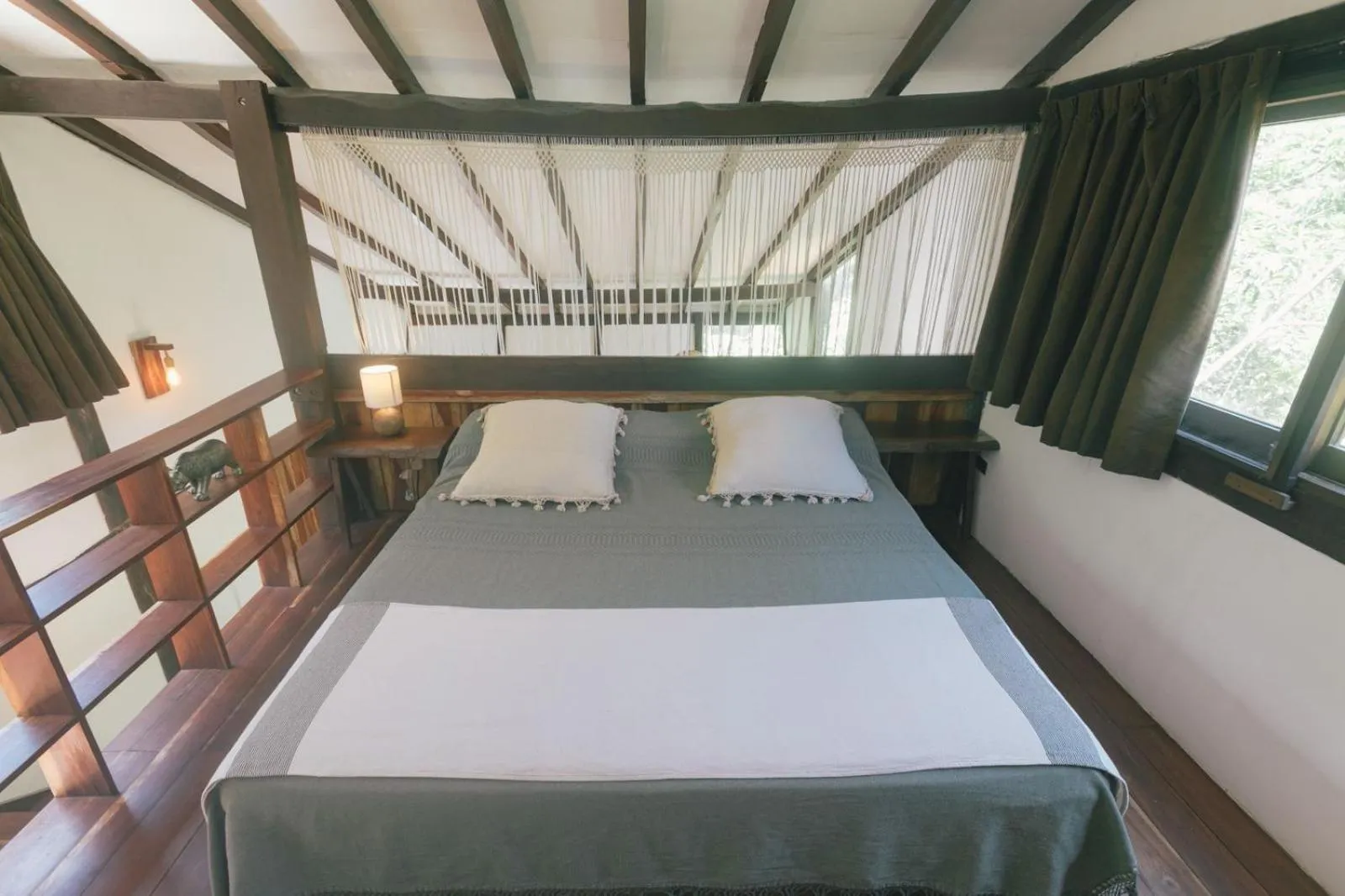 Bed in Nahouse Jungle Lodges