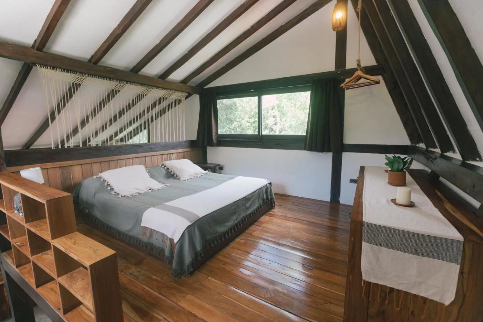 Bed in Nahouse Jungle Lodges