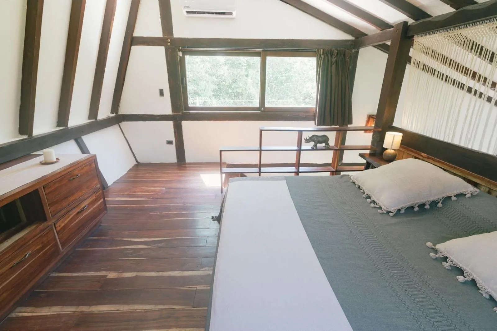 Bed in Nahouse Jungle Lodges