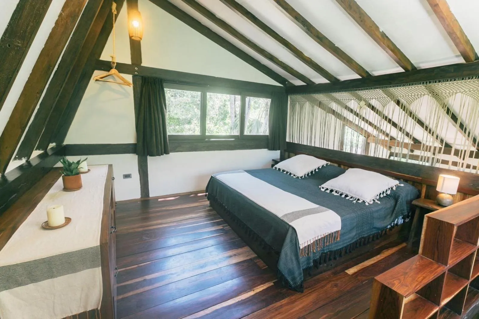 Bed in Nahouse Jungle Lodges