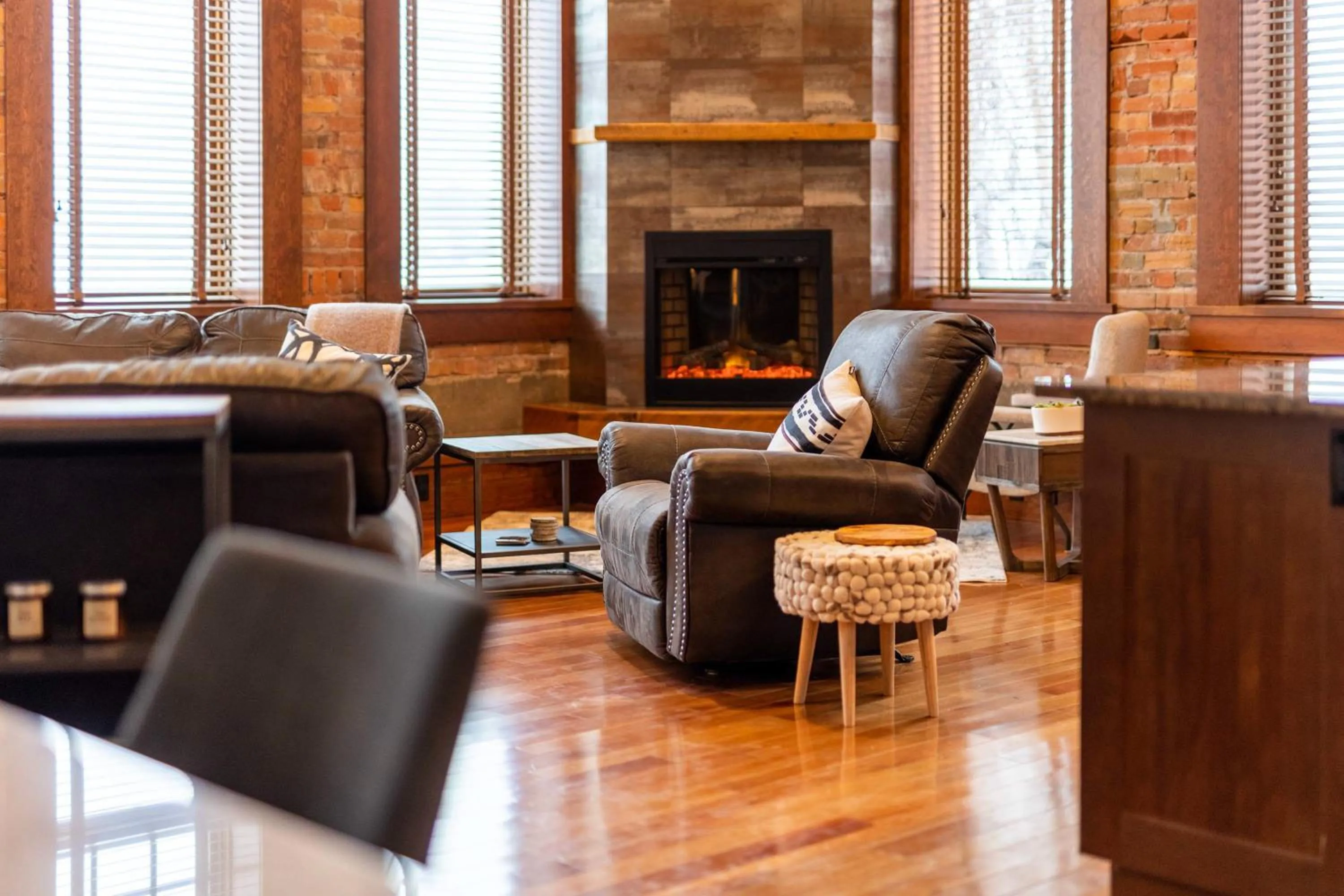 901 by Fernie Central Reservations