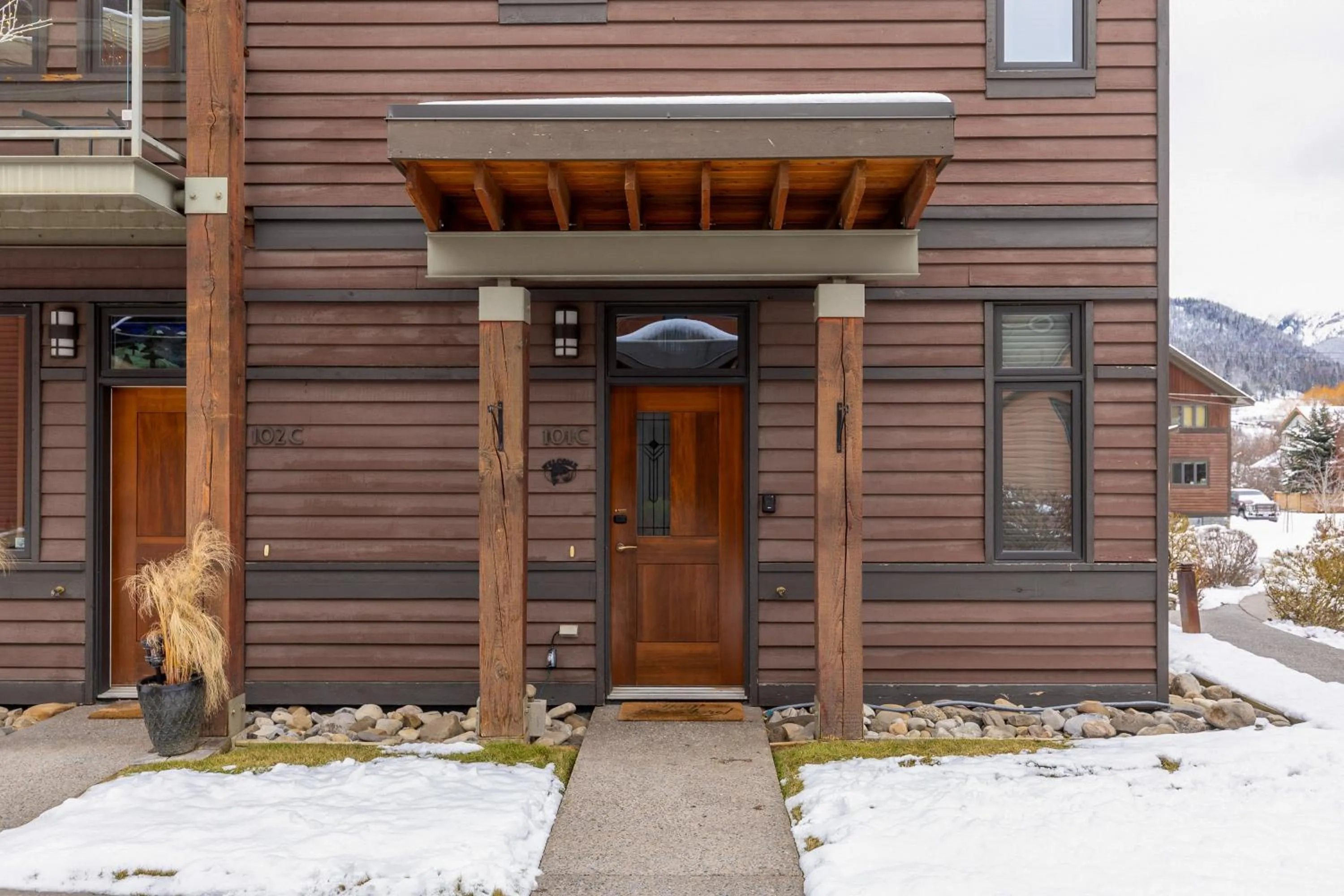 901 by Fernie Central Reservations