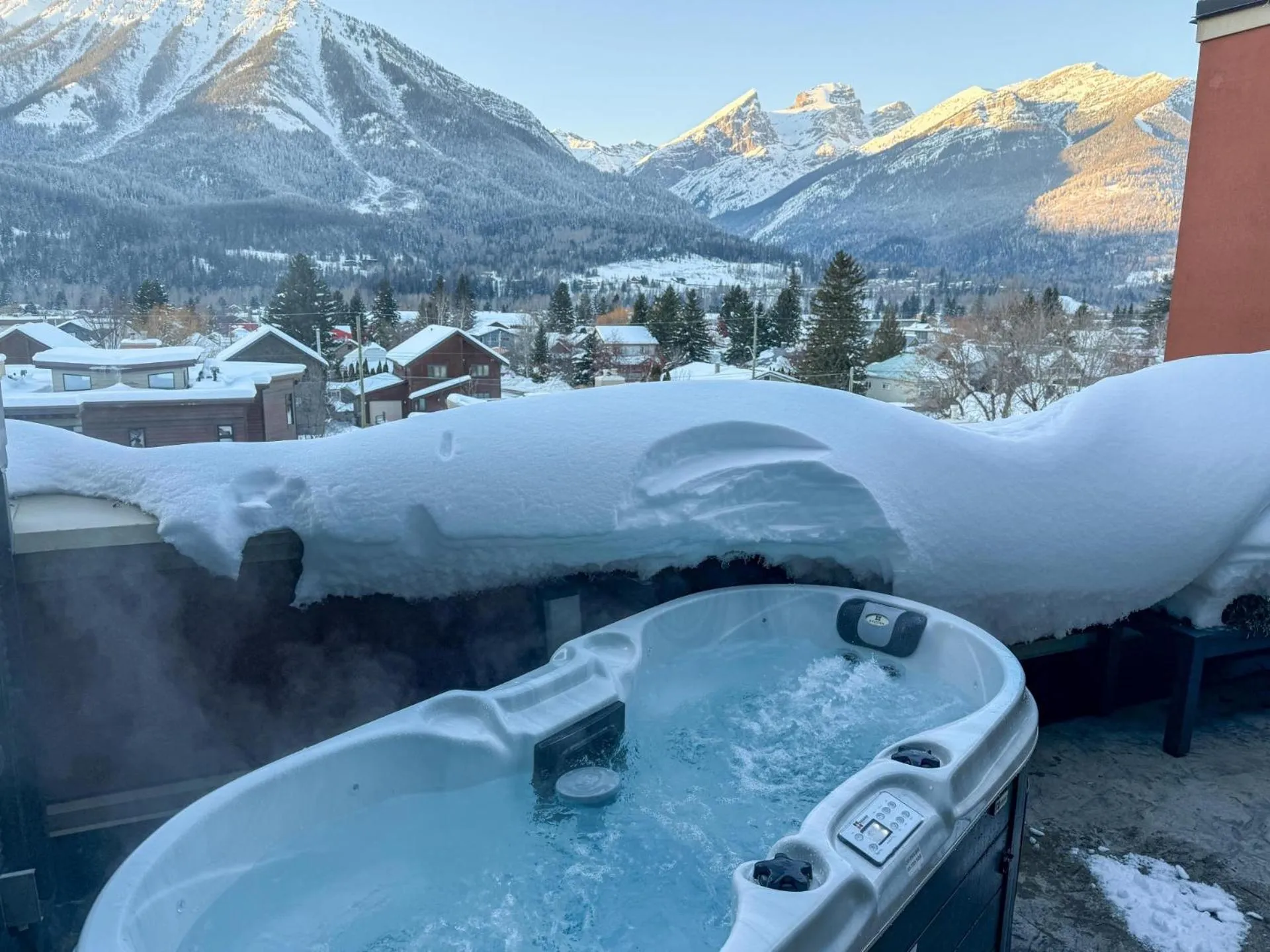 901 by Fernie Central Reservations