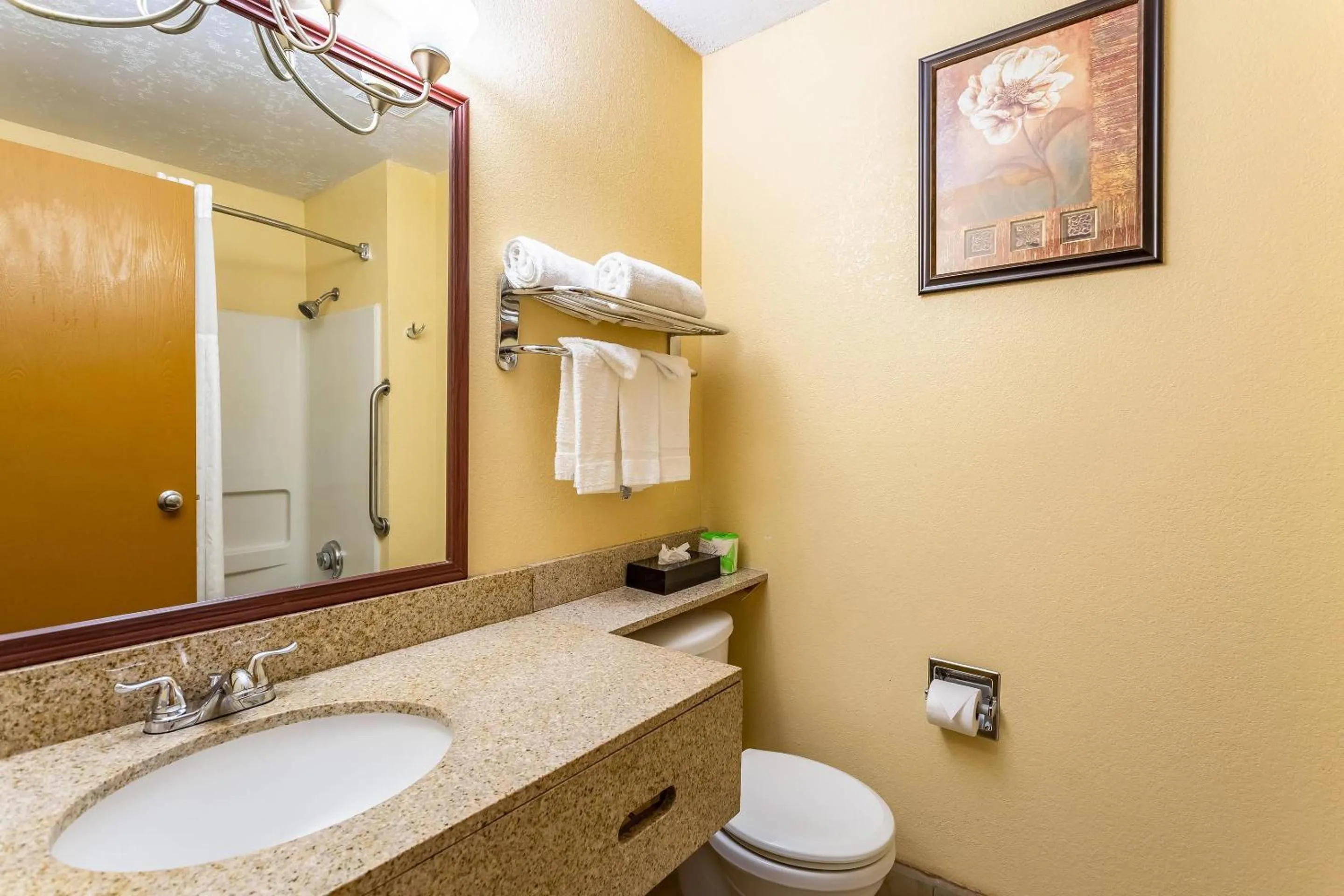 Bedroom in Quality Inn Los Lunas - Albuquerque South