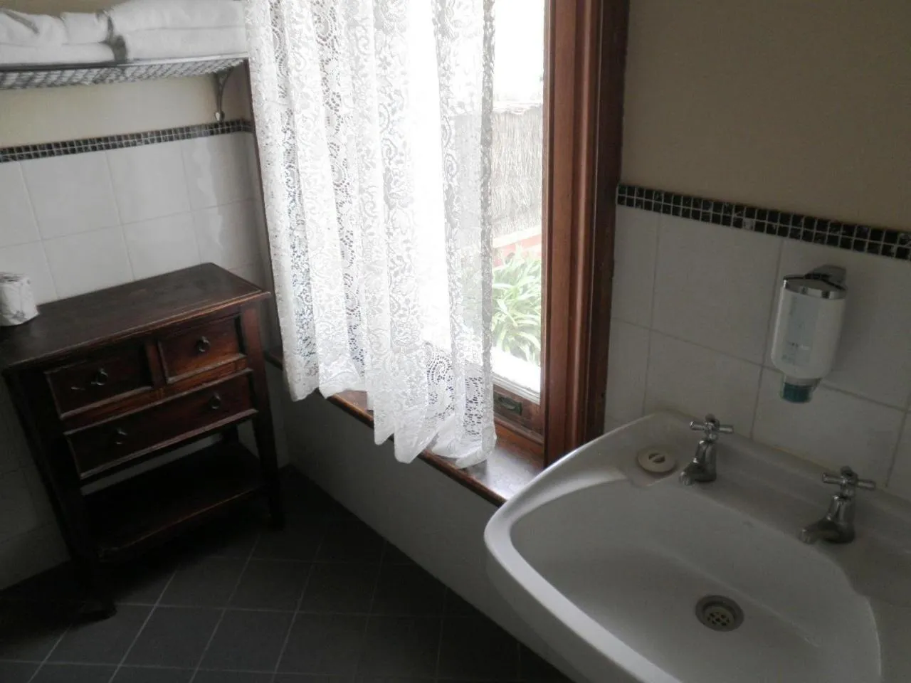 Bathroom in Princes Lodge Motel