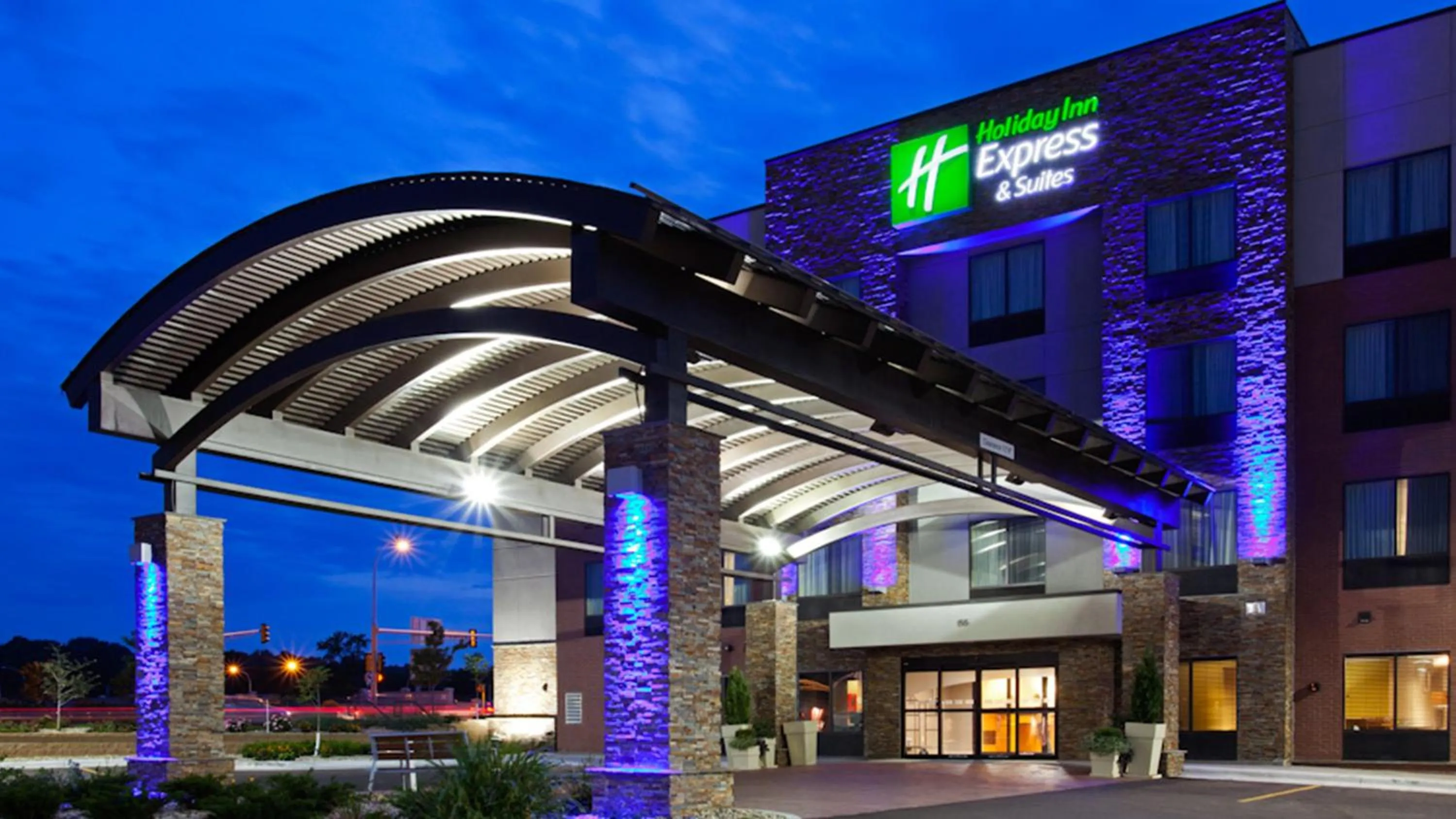 Property building in Holiday Inn Express and Suites Rochester West-Medical Center by IHG