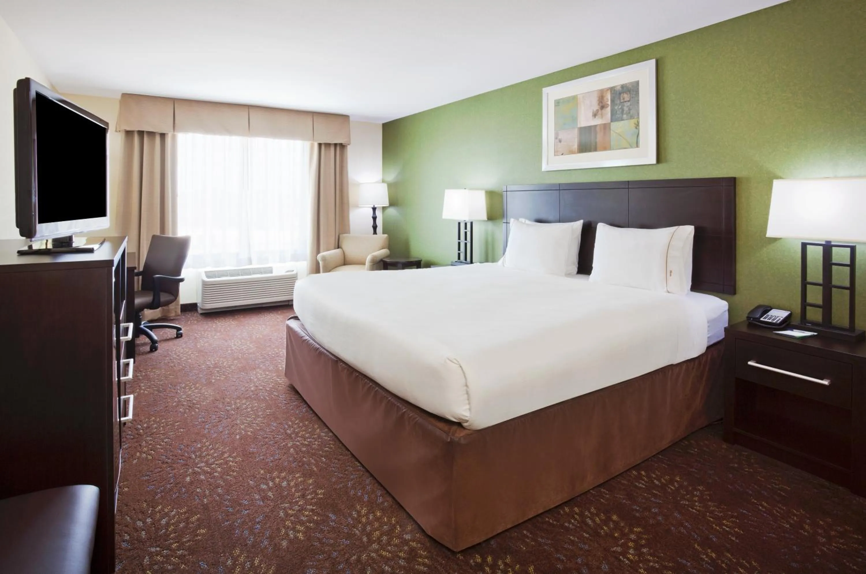 Bedroom, Bed in Holiday Inn Express and Suites Rochester West-Medical Center by IHG