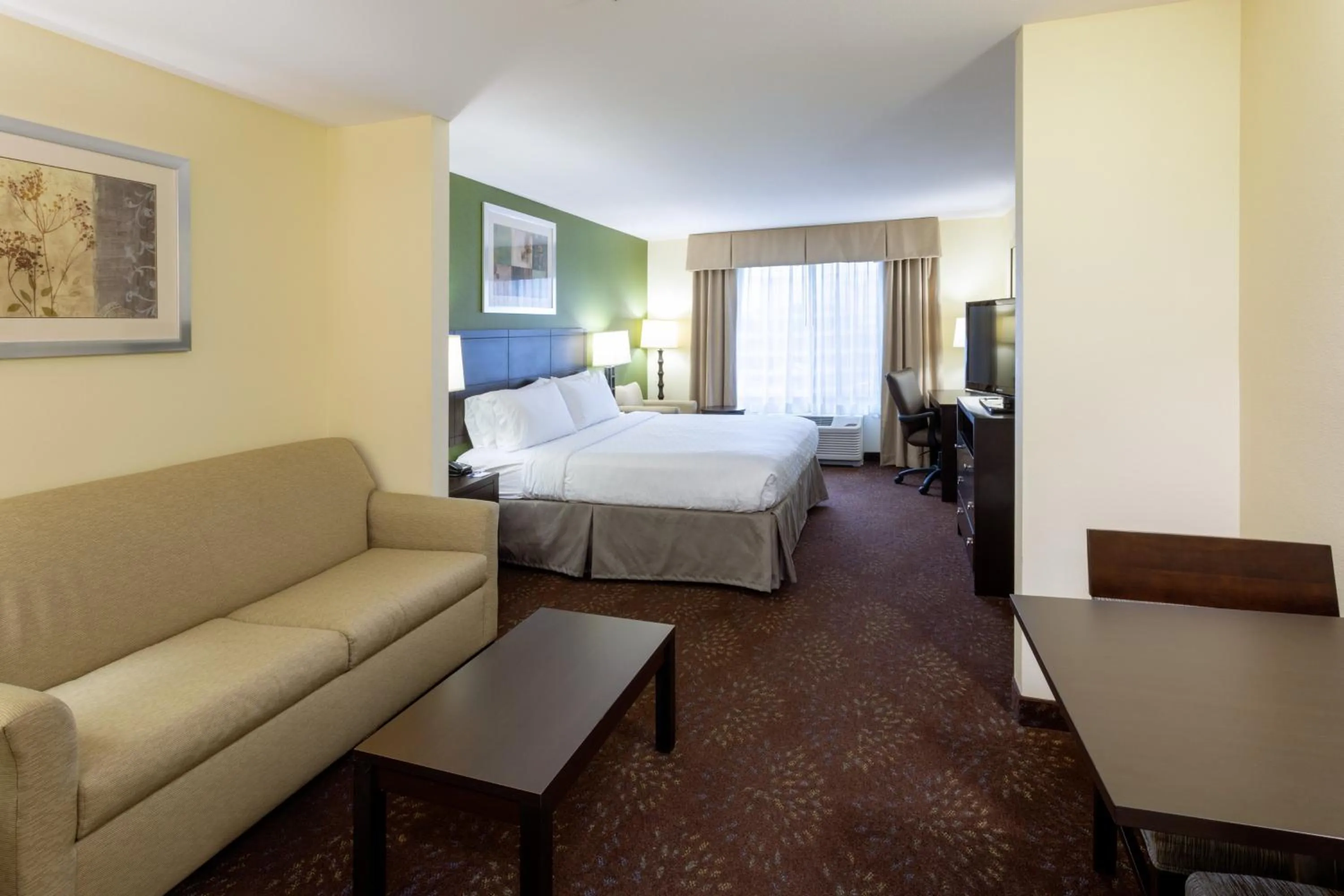 Photo of the whole room, Bed in Holiday Inn Express and Suites Rochester West-Medical Center by IHG