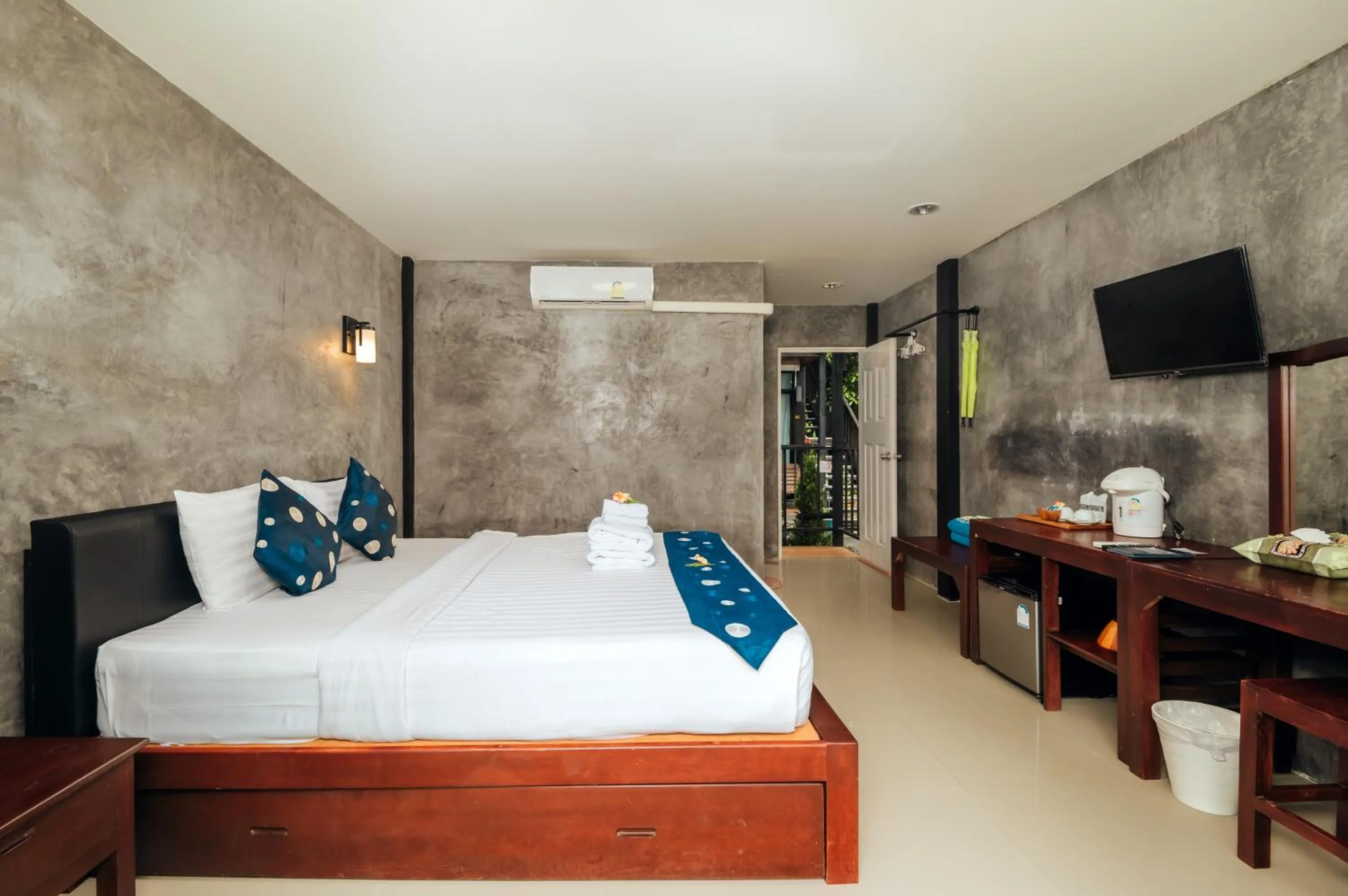 Bed in Ibiza House Phi Phi