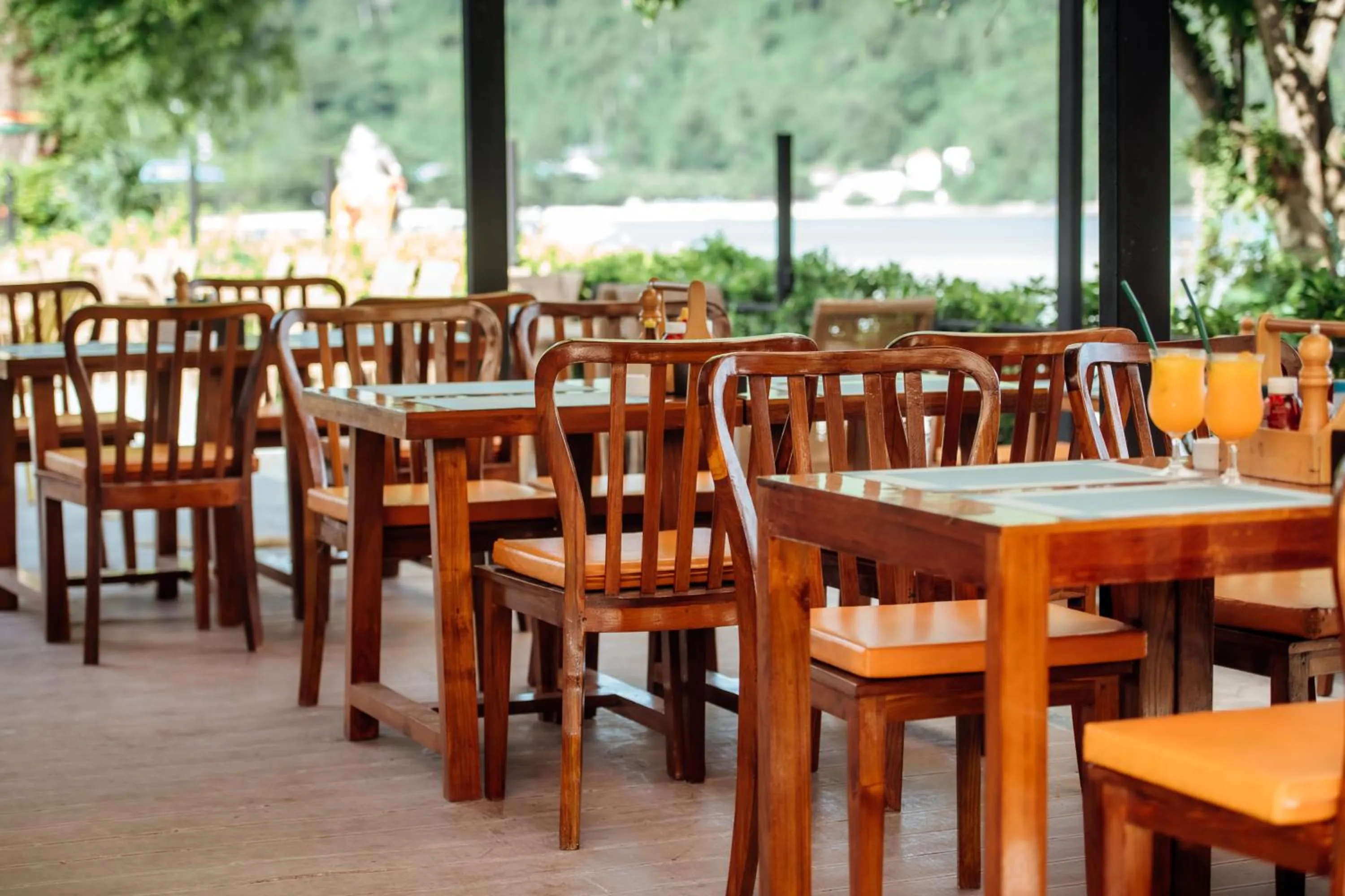 Restaurant/places to eat in Ibiza House Phi Phi