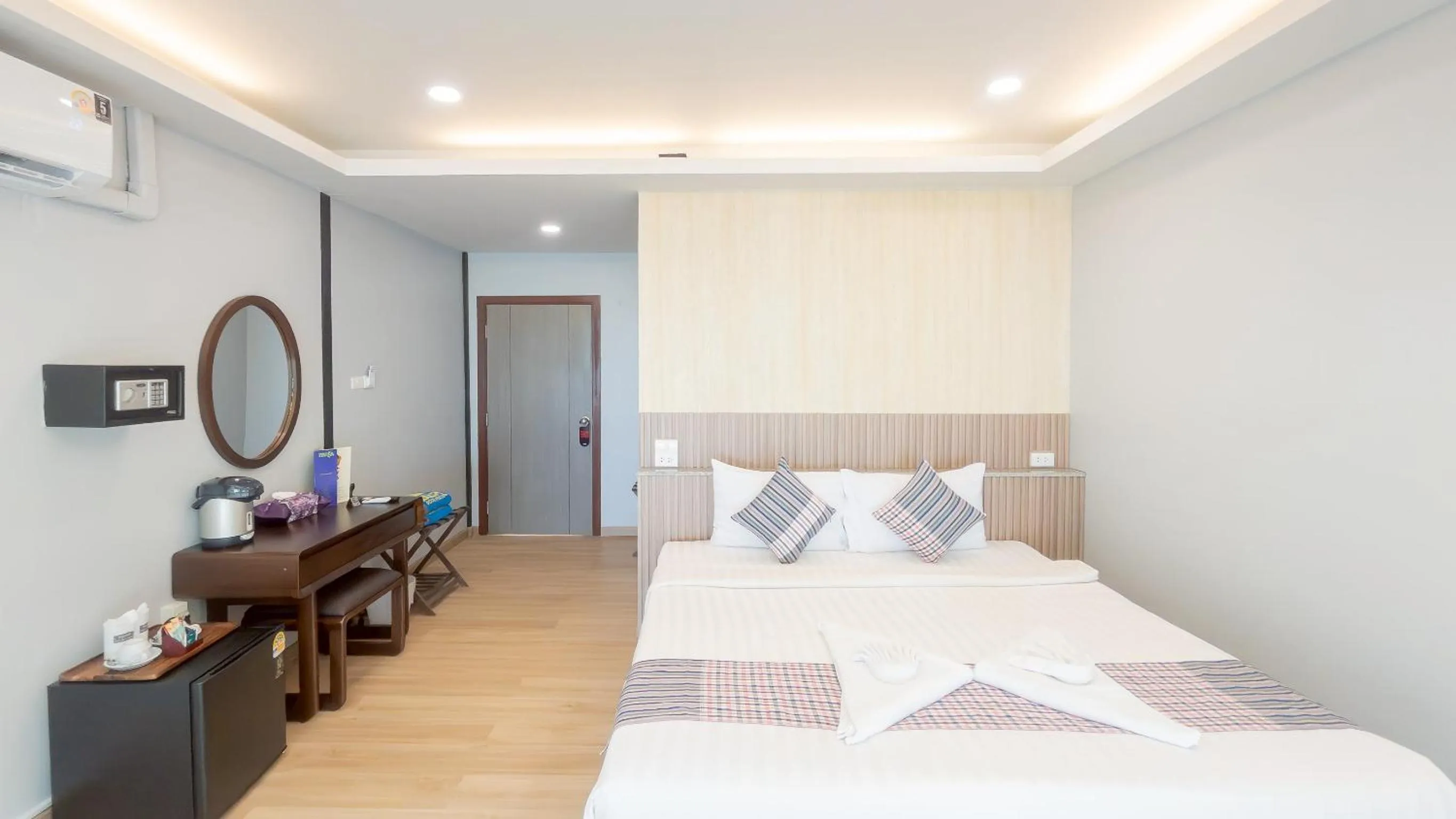 Bed in Ibiza House Phi Phi