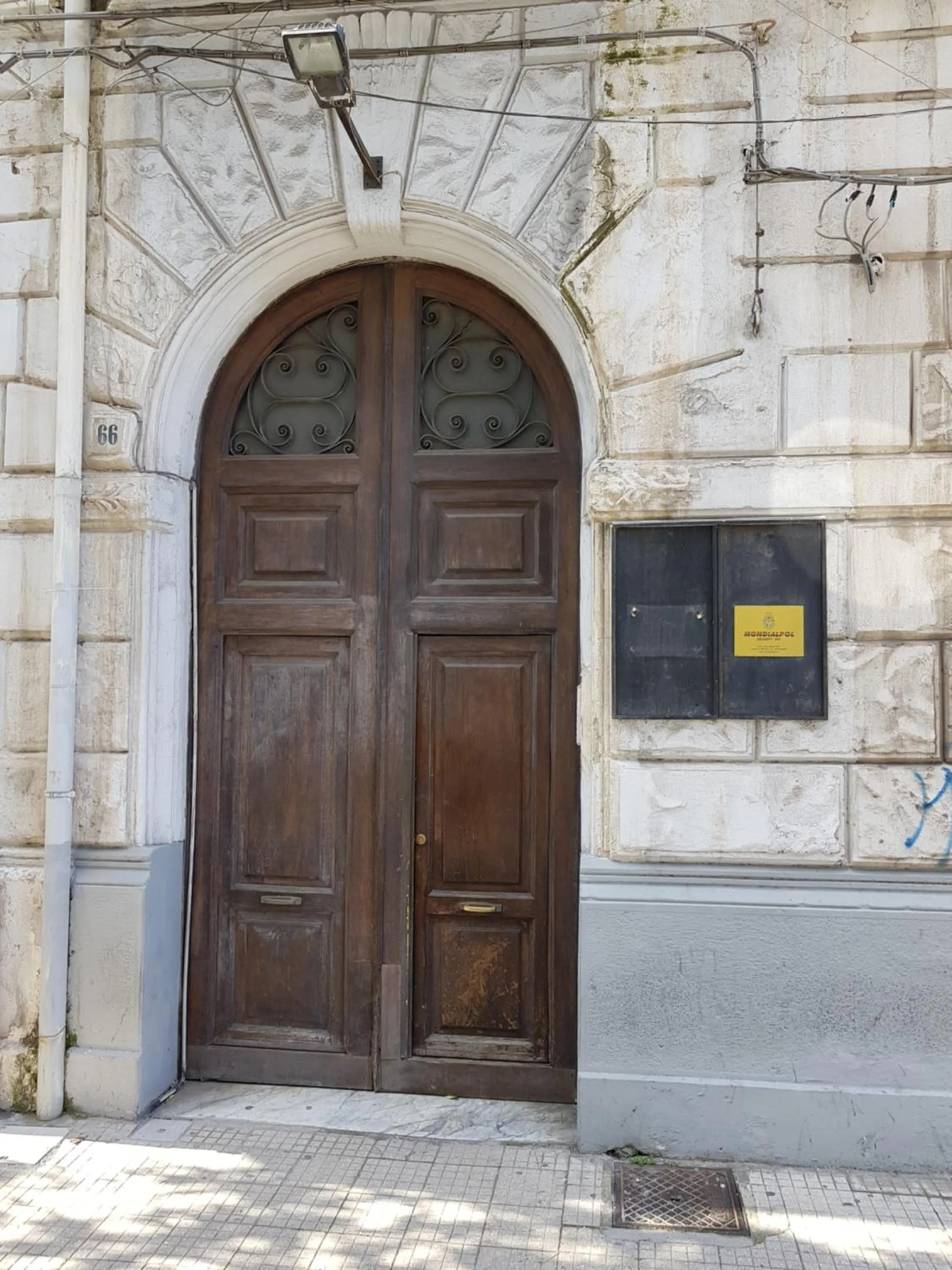 Property building in Le Stanze di Piazza Cairoli