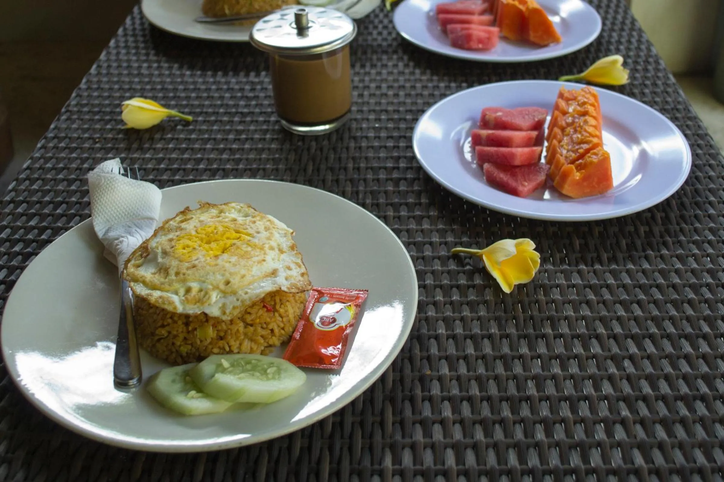 Food and drinks in Flamboyan Hotel