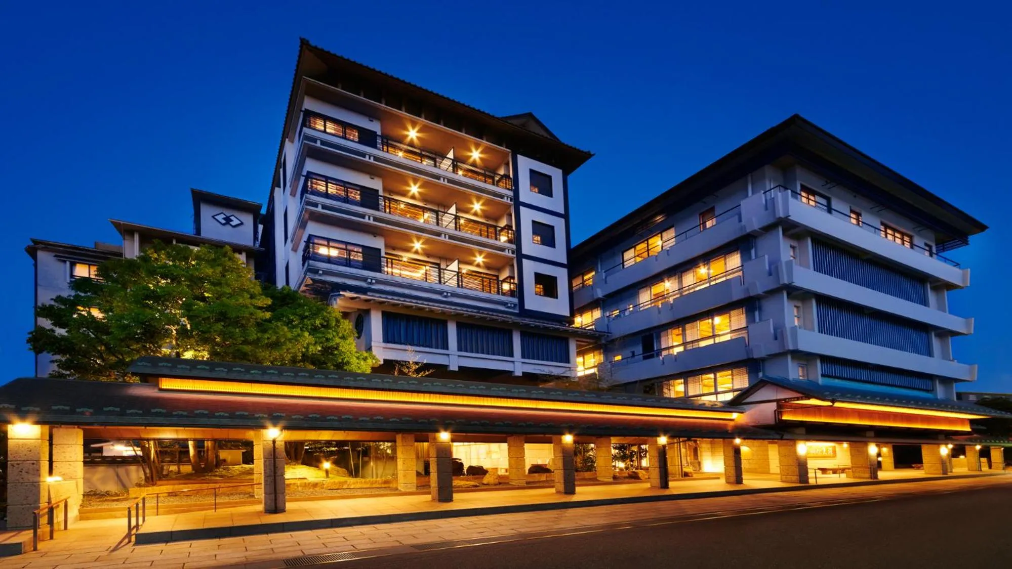 Property building in Yunokuni Tensyo