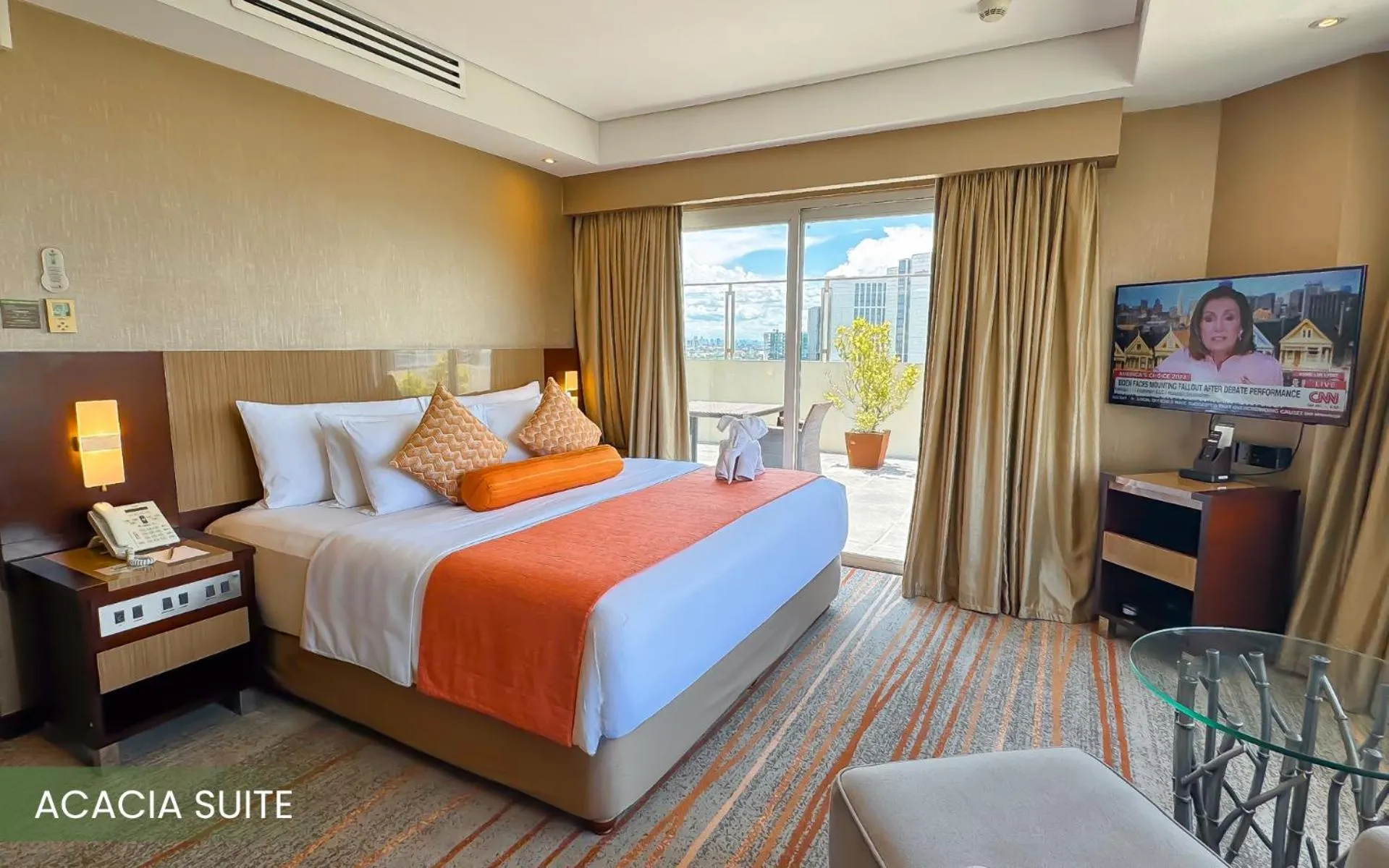 Bedroom, Bed in Acacia Hotel Manila