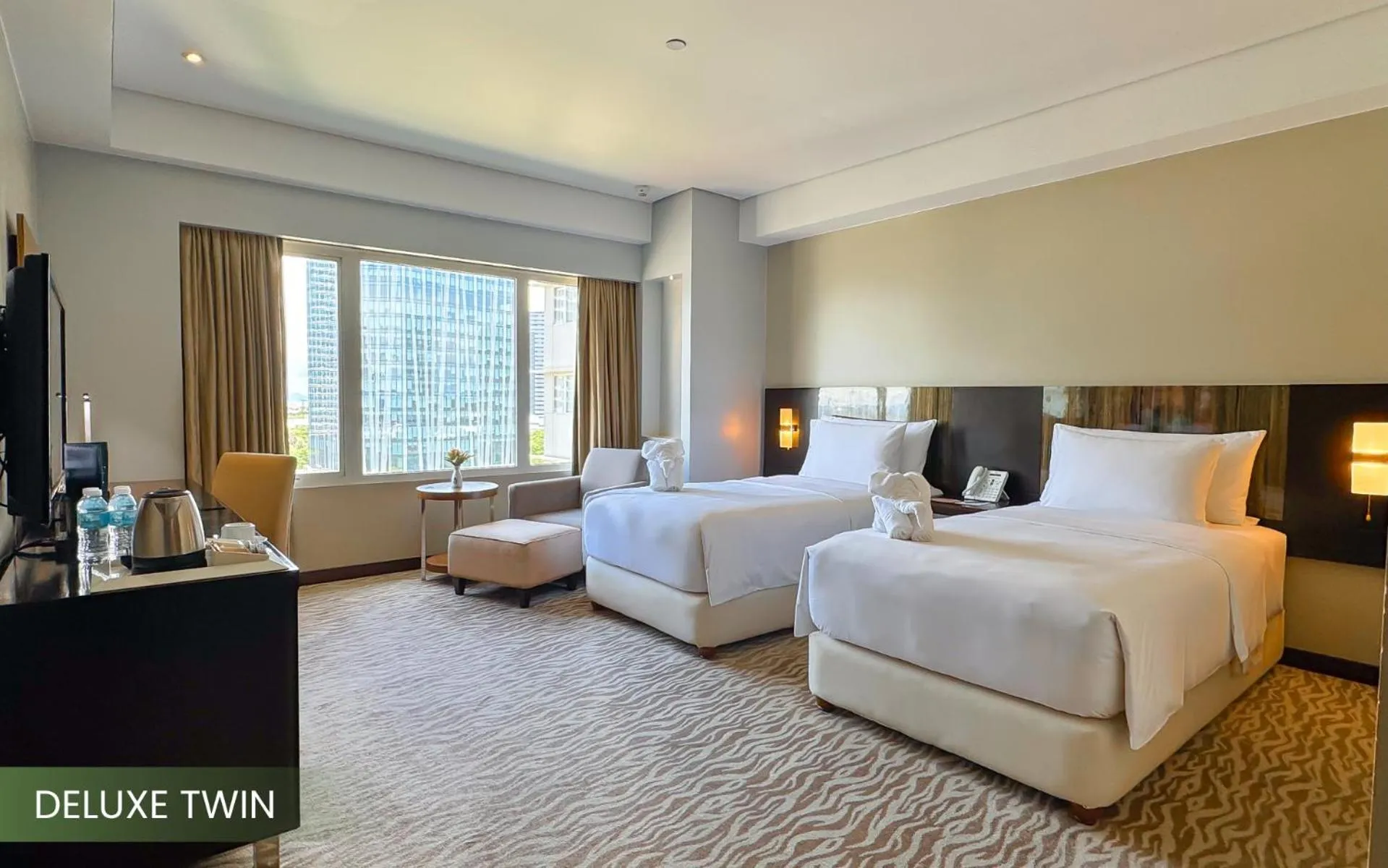 Bedroom, Bed in Acacia Hotel Manila