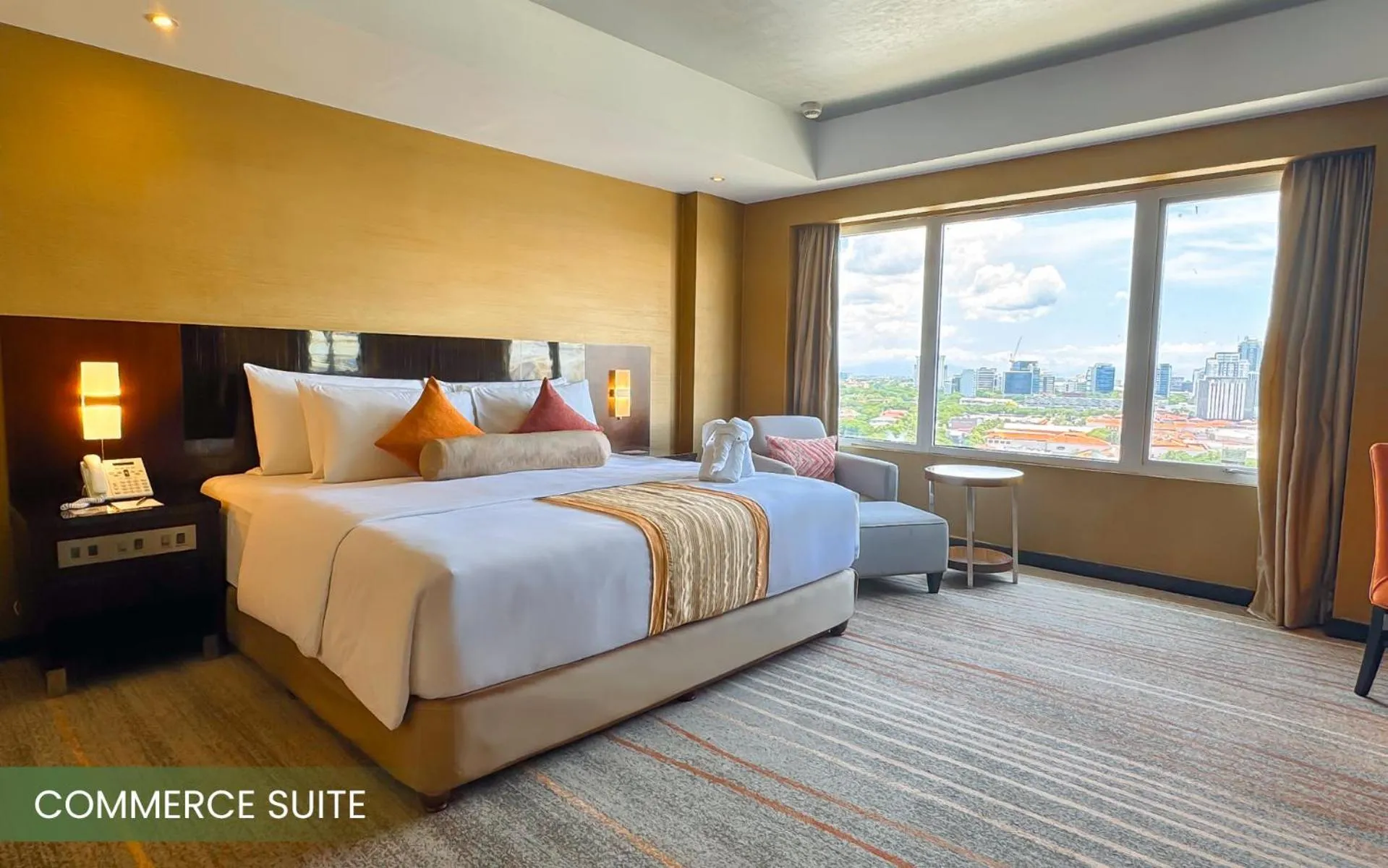 Bedroom, Bed in Acacia Hotel Manila