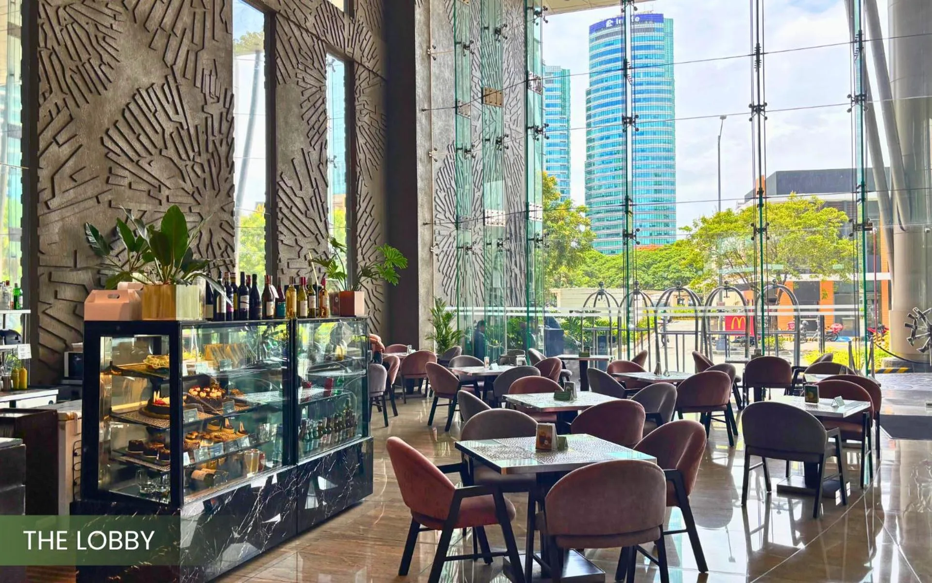Restaurant/places to eat in Acacia Hotel Manila