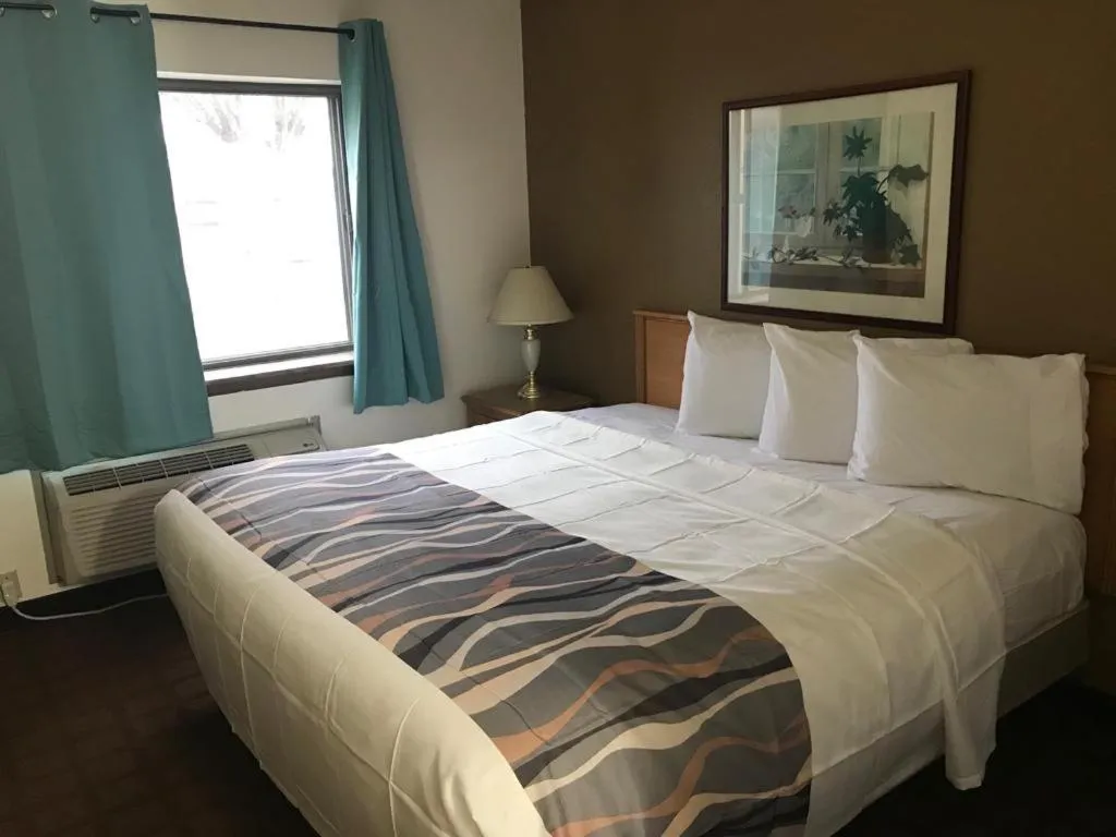 Bedroom, Bed in Valued Stay Sun Prairie