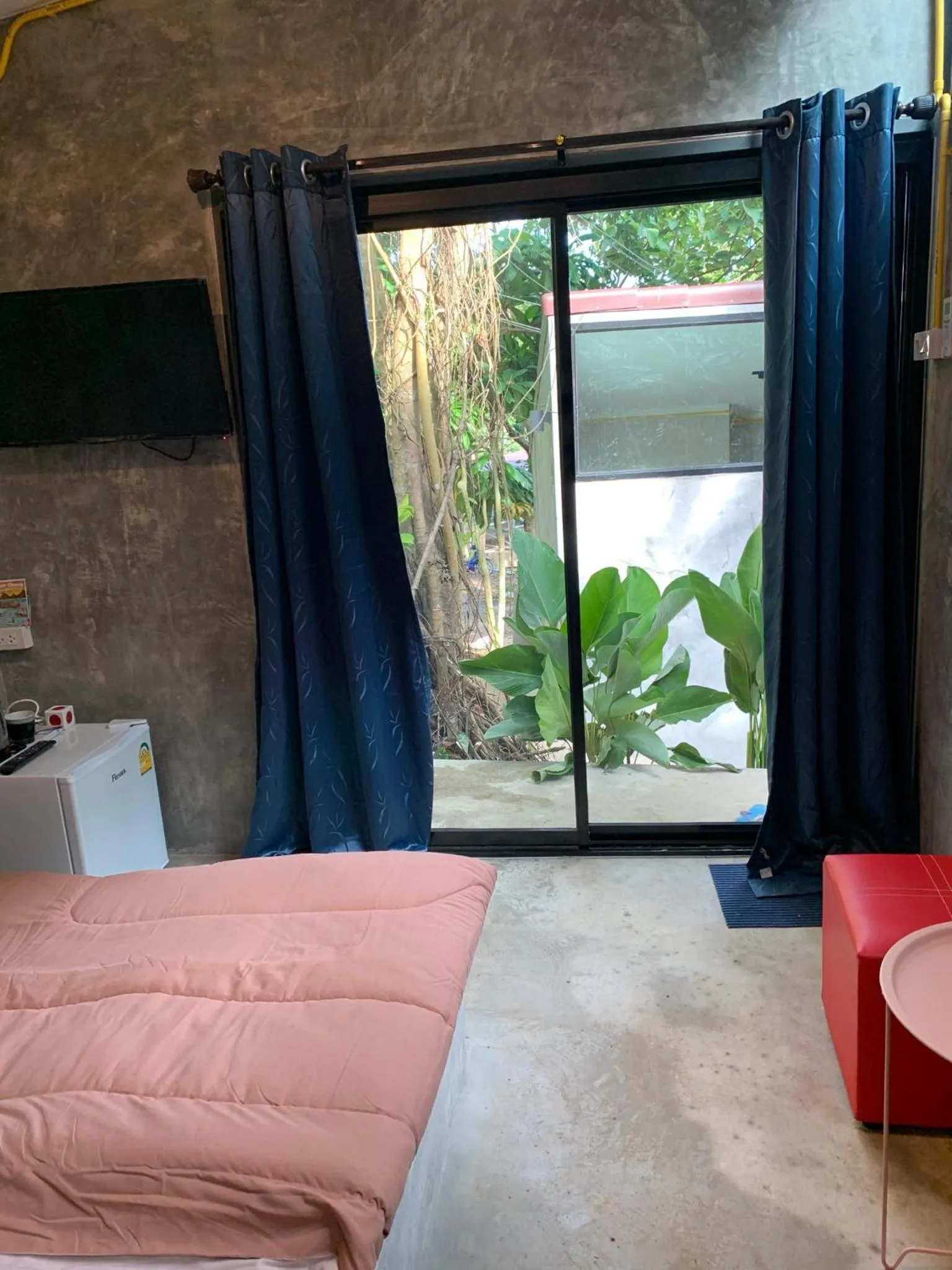 Bed in BeachBox@Koh Сhang