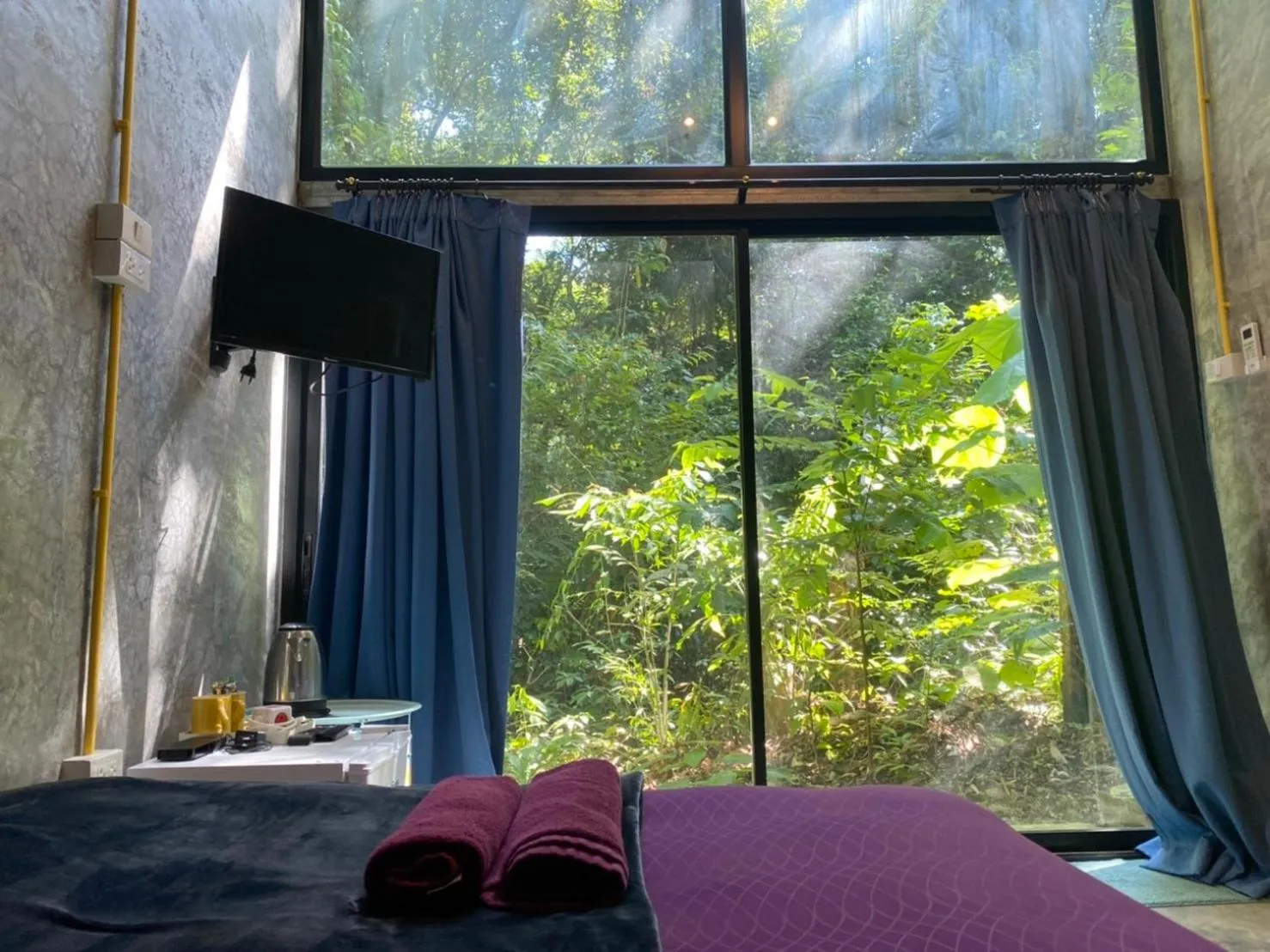 Bed in BeachBox@Koh Сhang