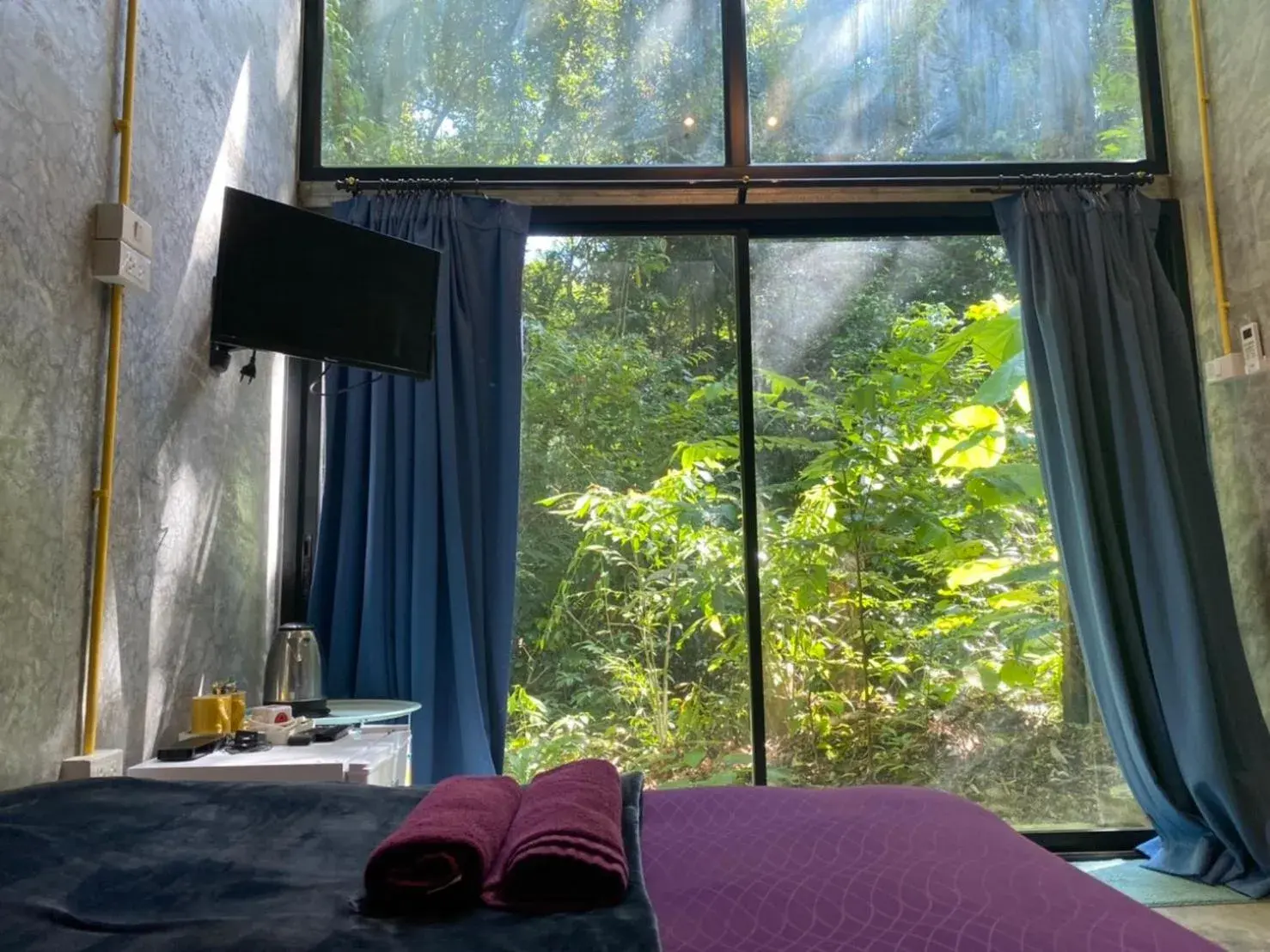 Standard Queen Room in BeachBox@Koh Сhang Standard Queen Room in BeachBox@Koh Сhang