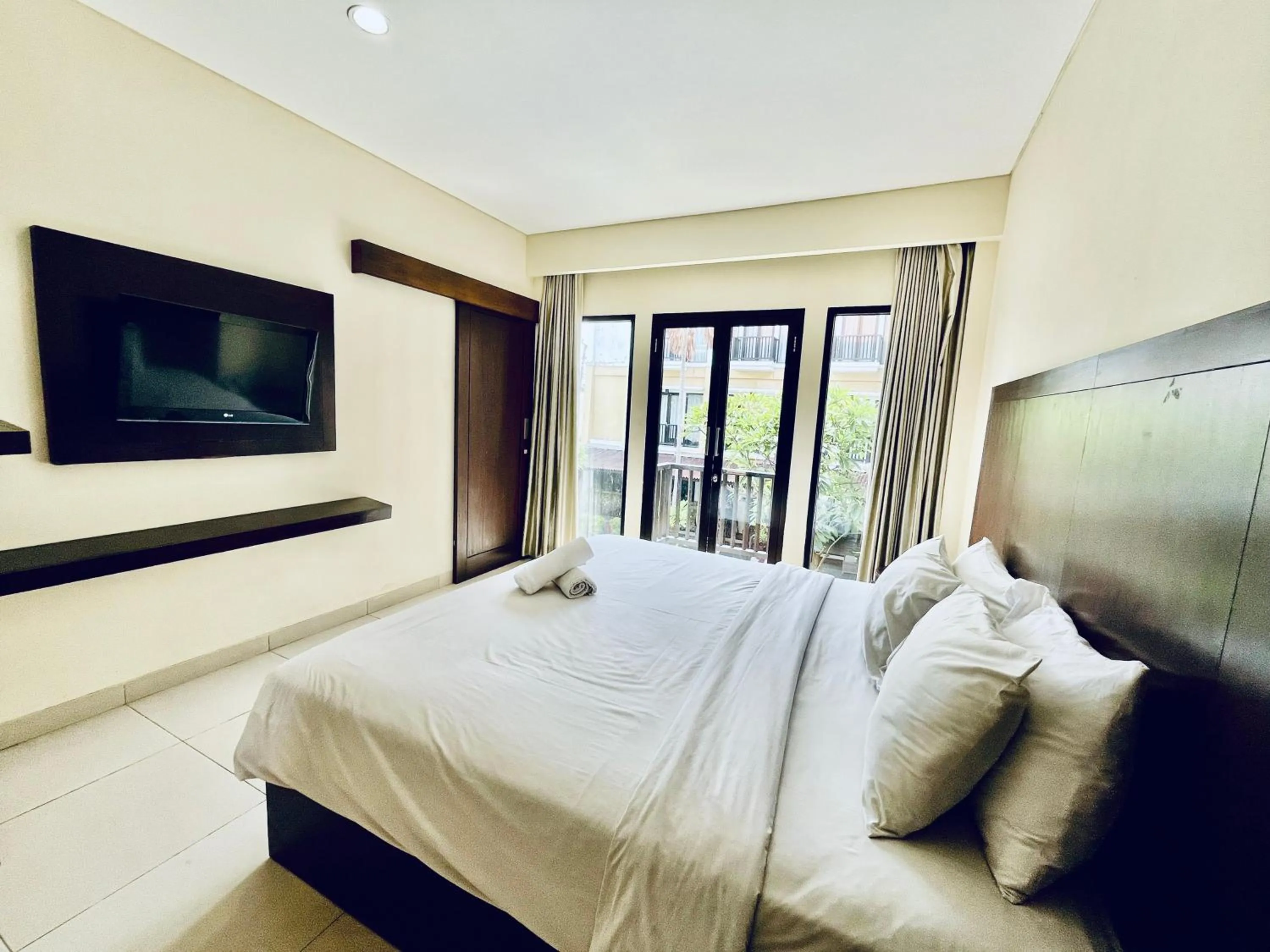 Bed in Suris Boutique Hotel