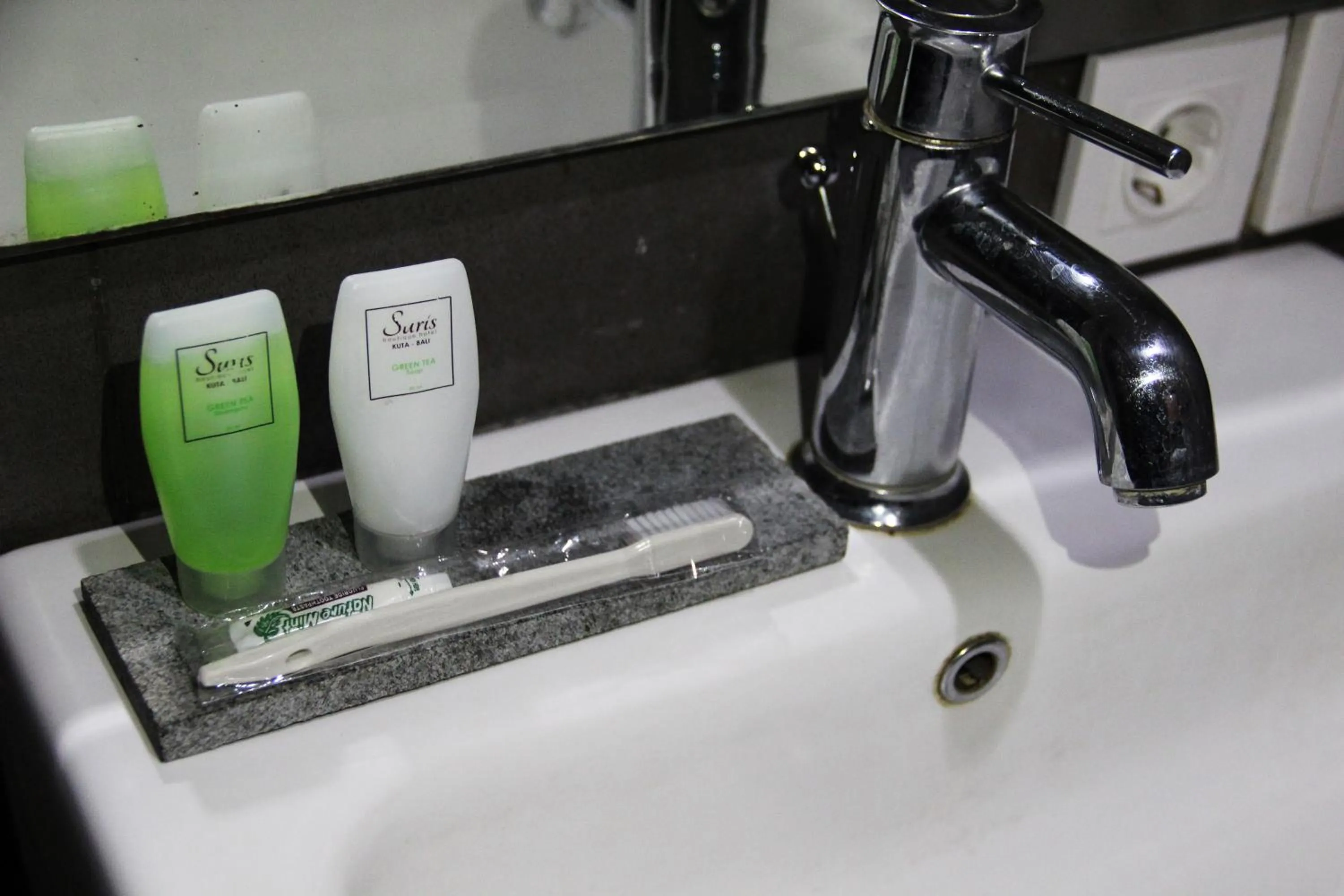 Bathroom in Suris Boutique Hotel