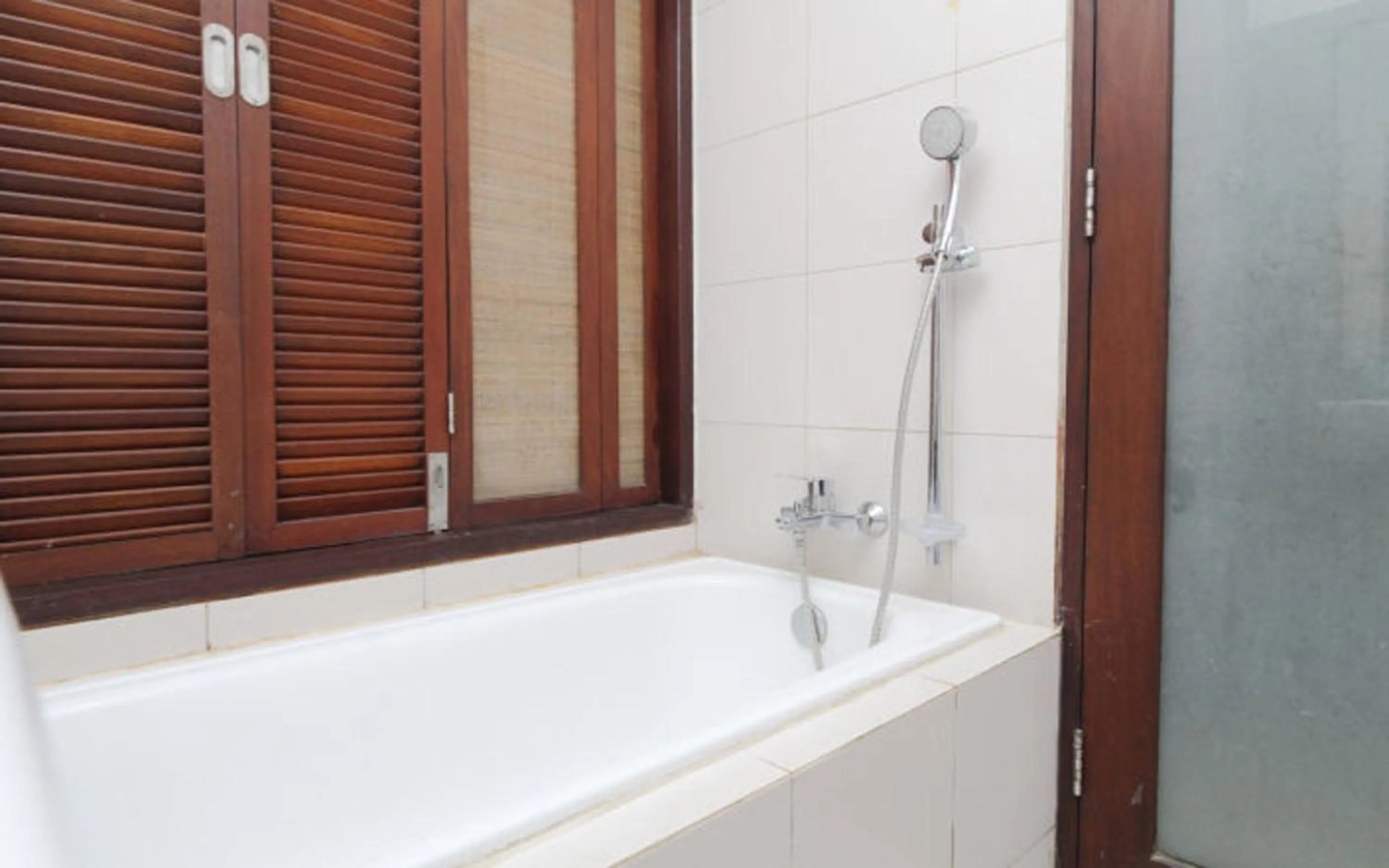 Bathroom in Suris Boutique Hotel