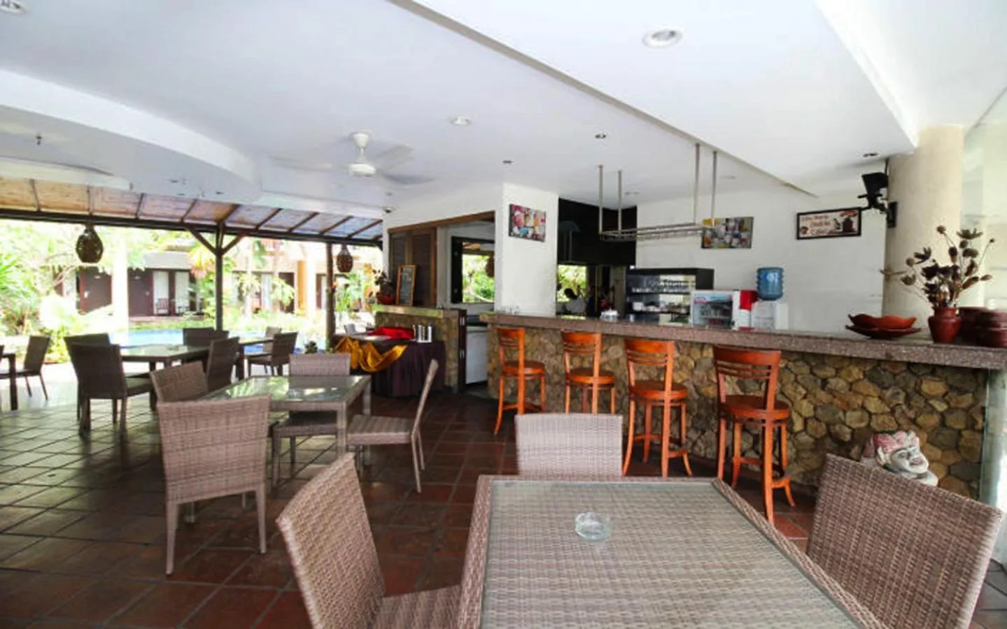 Restaurant/places to eat in Suris Boutique Hotel