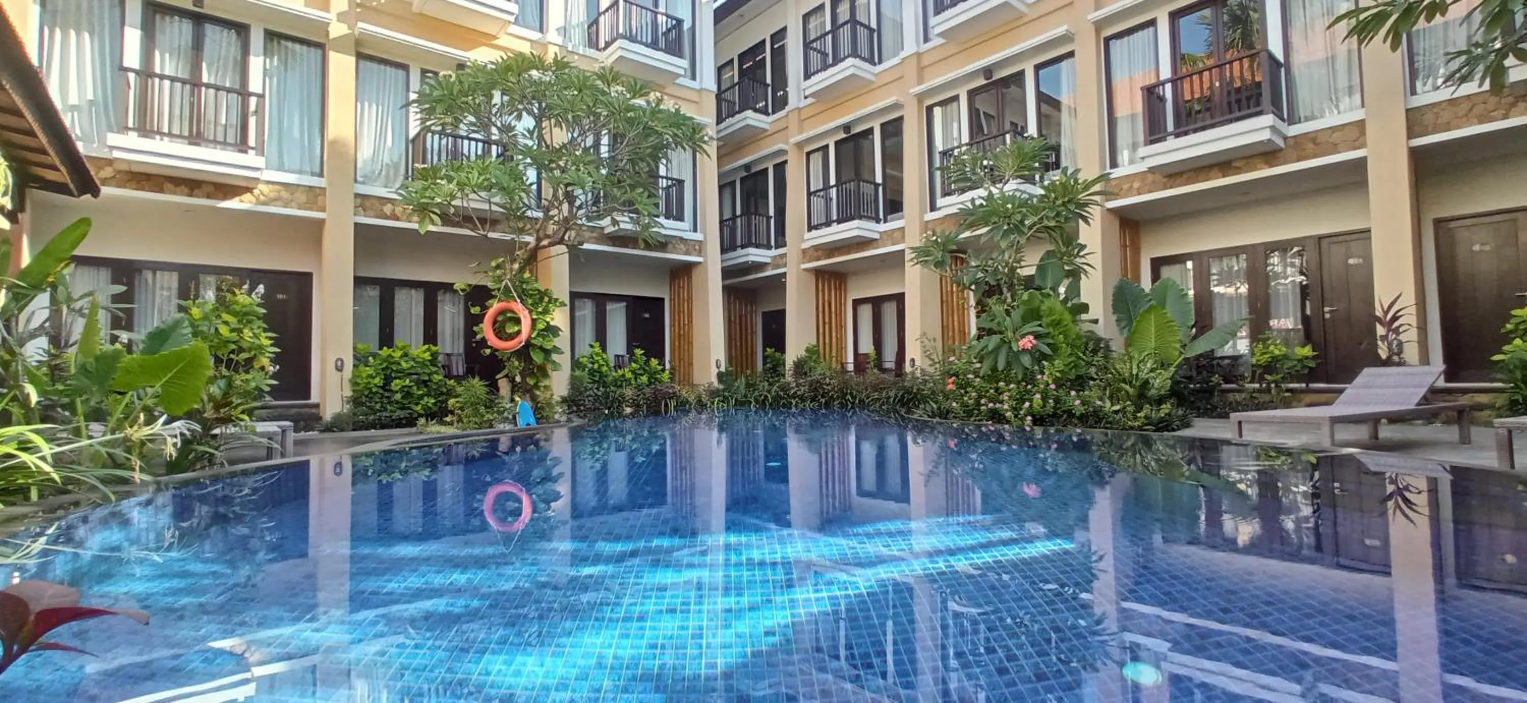 Property building in Suris Boutique Hotel