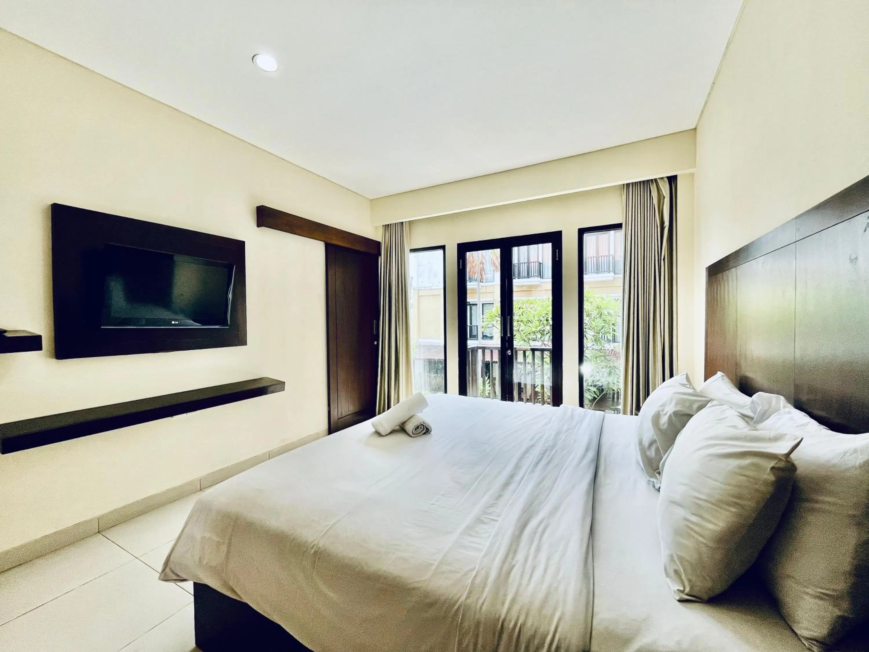 Bed in Suris Boutique Hotel