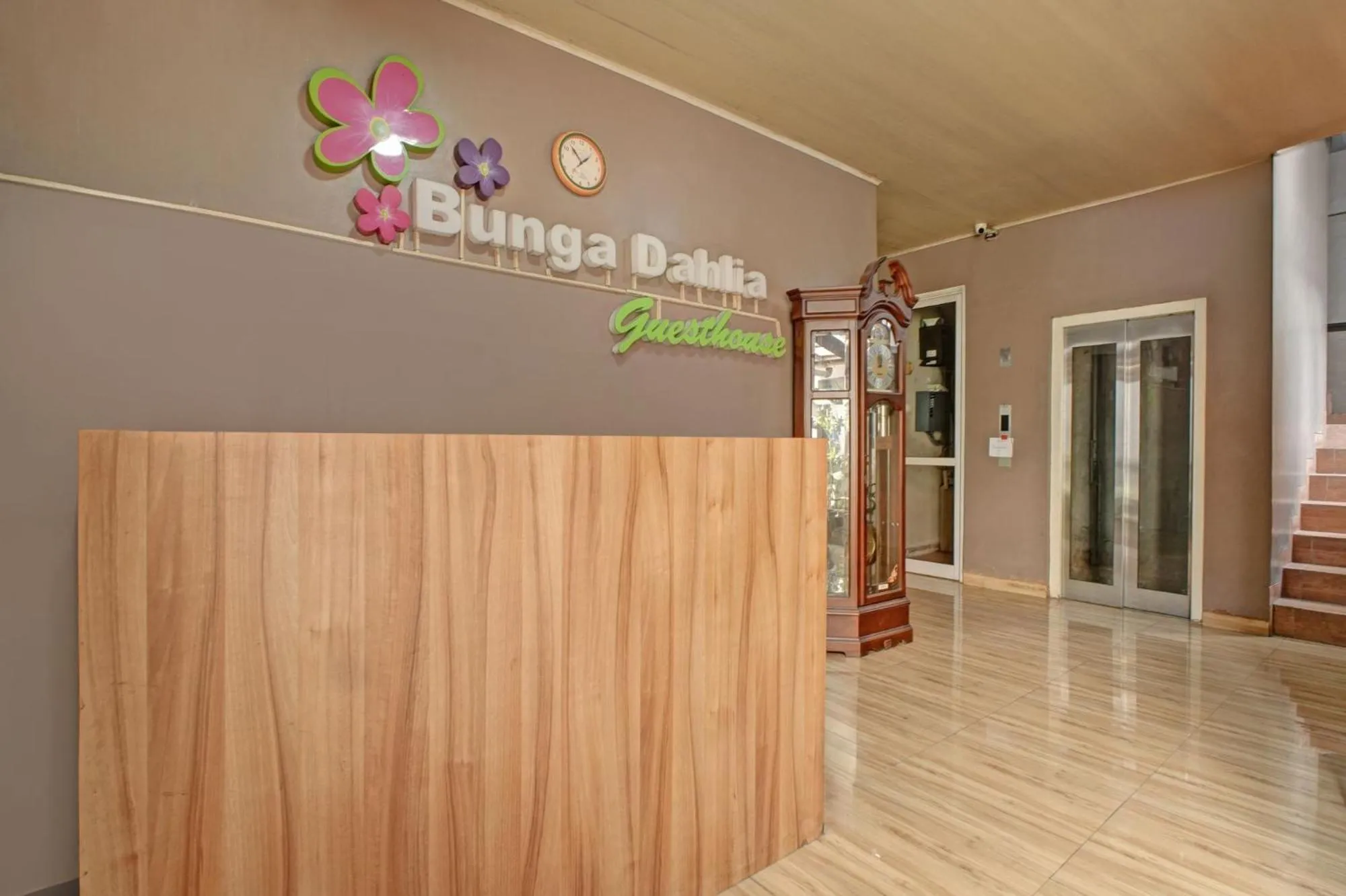 Lobby or reception in Hotel O Gambir Near Juanda Station Formerly Bunga Dahlia