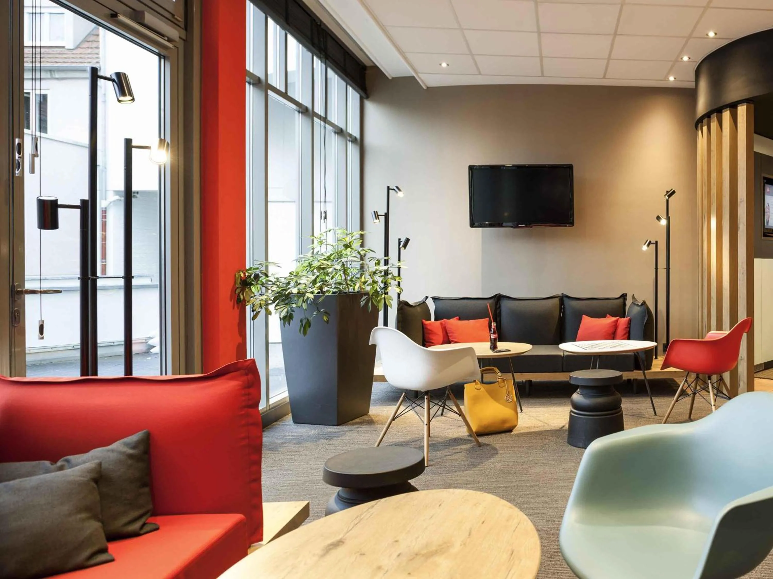 Lounge or bar in ibis Hotel Erfurt Altstadt