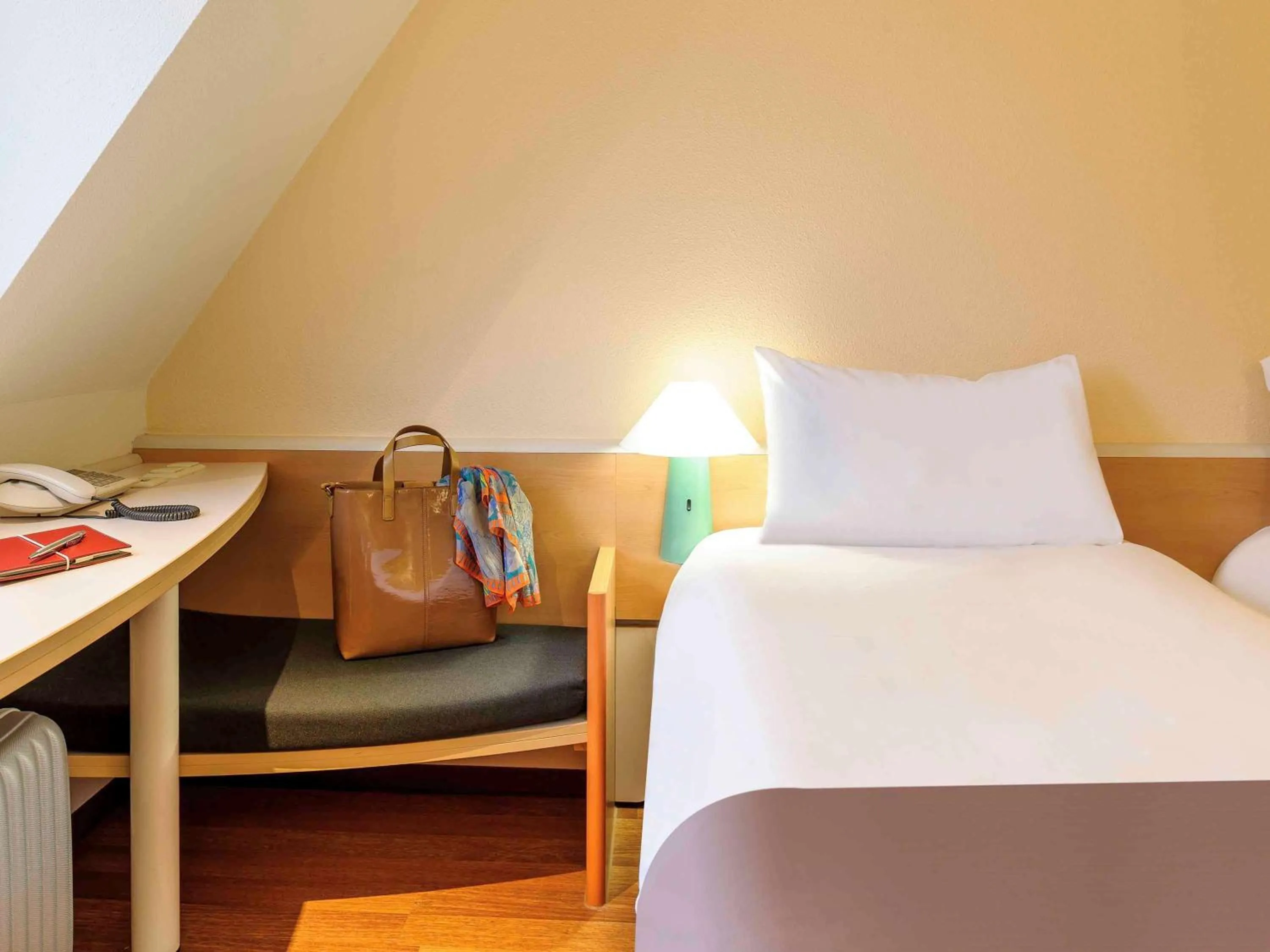 Photo of the whole room, Bed in ibis Hotel Erfurt Altstadt