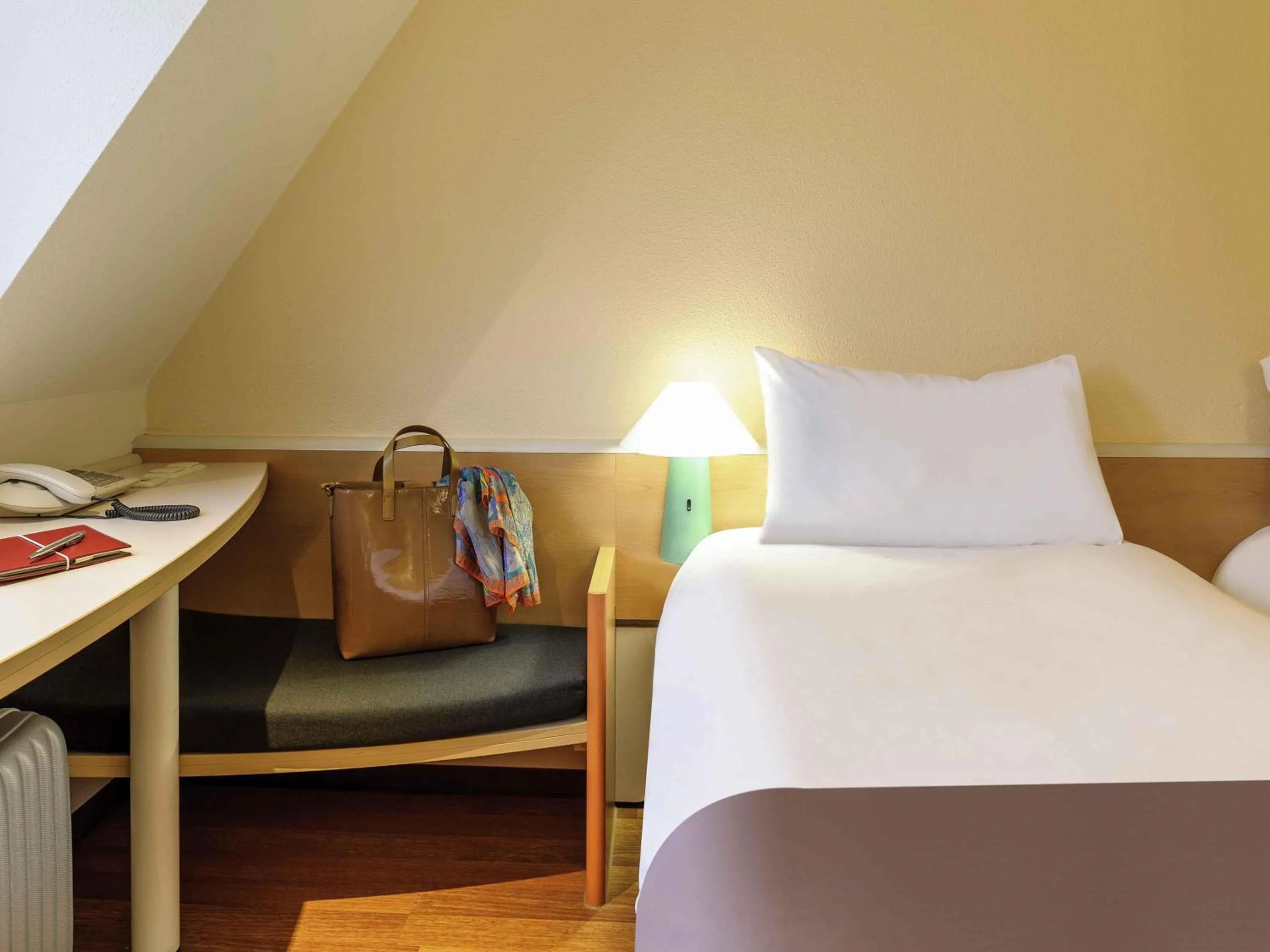 Bedroom, Bed in ibis Hotel Erfurt Altstadt