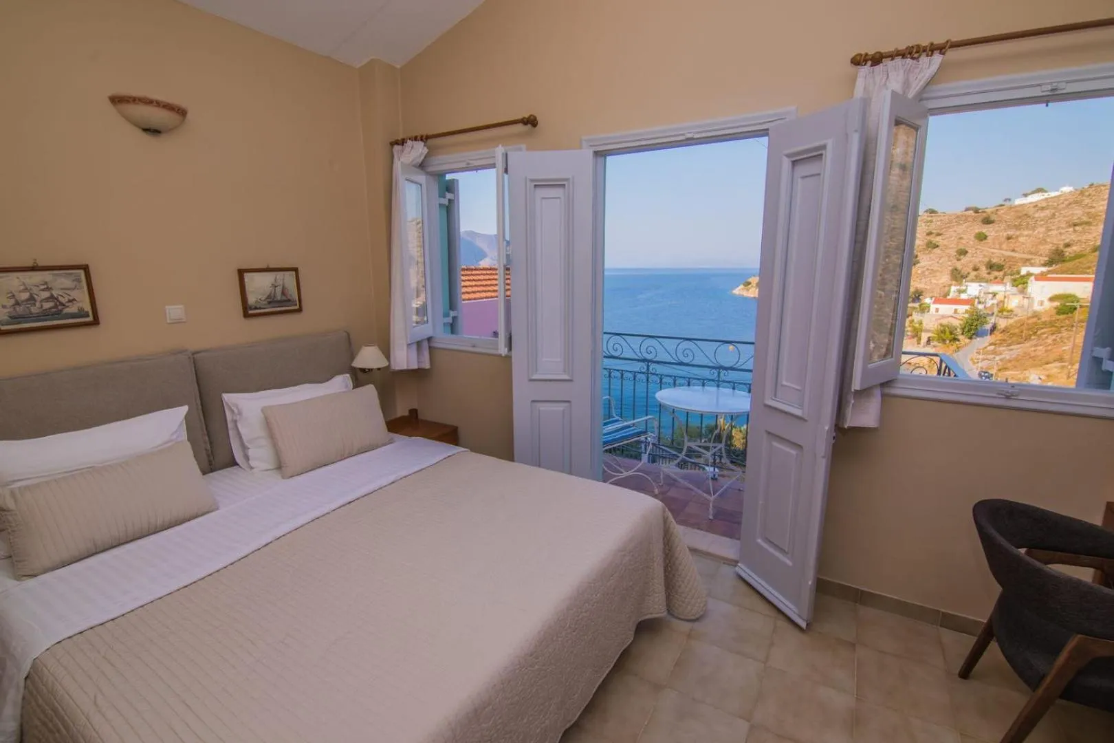 Bedroom, Bed in Niriides Hotel Apartments