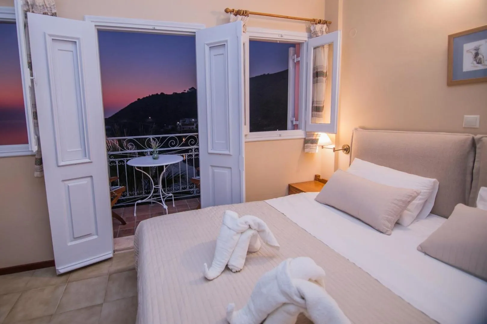 Bedroom, Bed in Niriides Hotel Apartments