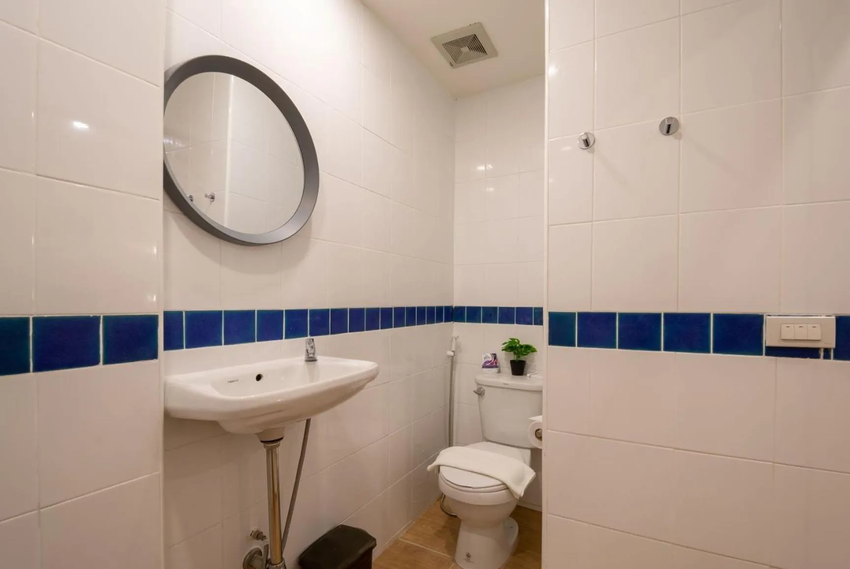 Bathroom in MORN-ING HOSTEL