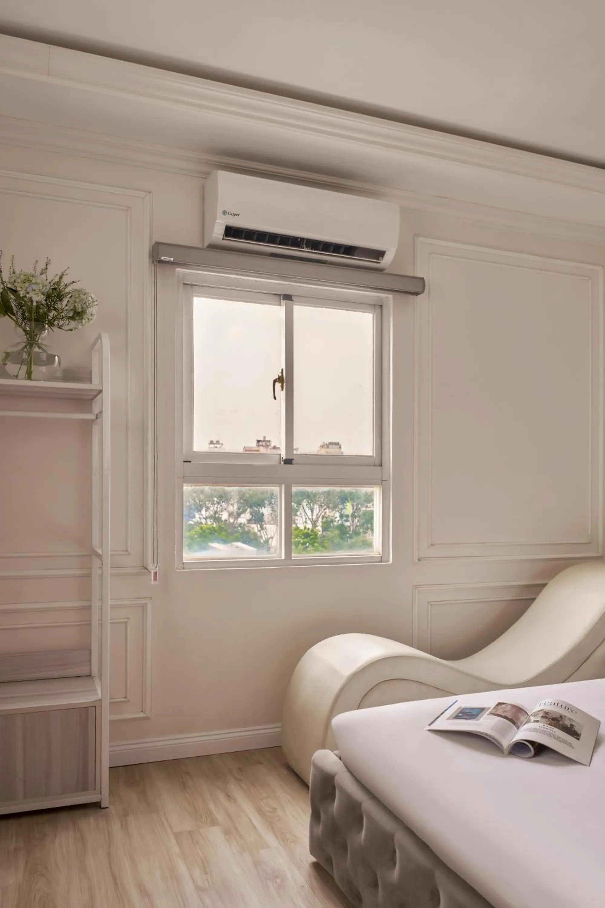 View (from property/room), Bed in An Thinh Central Hotel - Ben Thanh Market